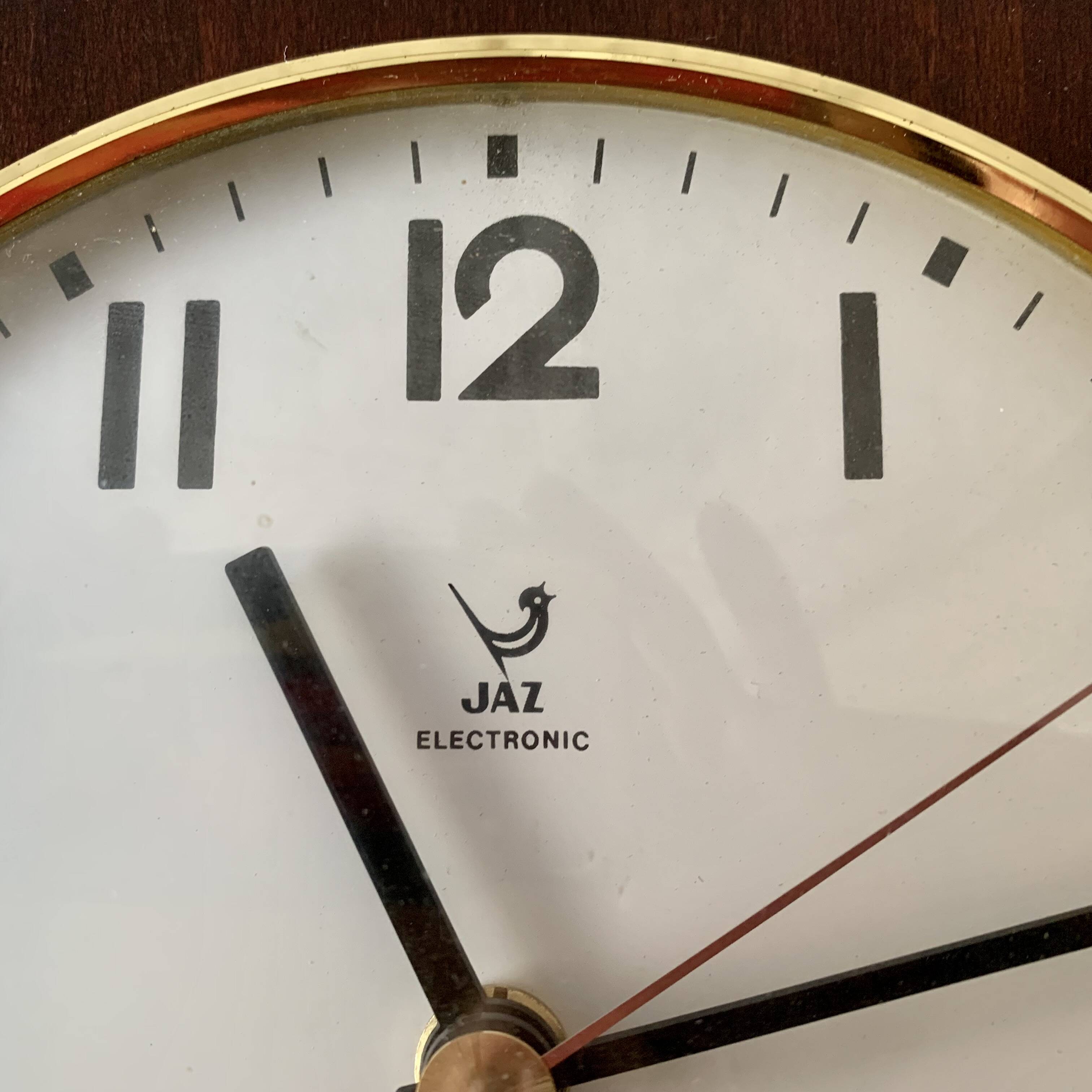 Jaz Electronic vintage wooden wall clock