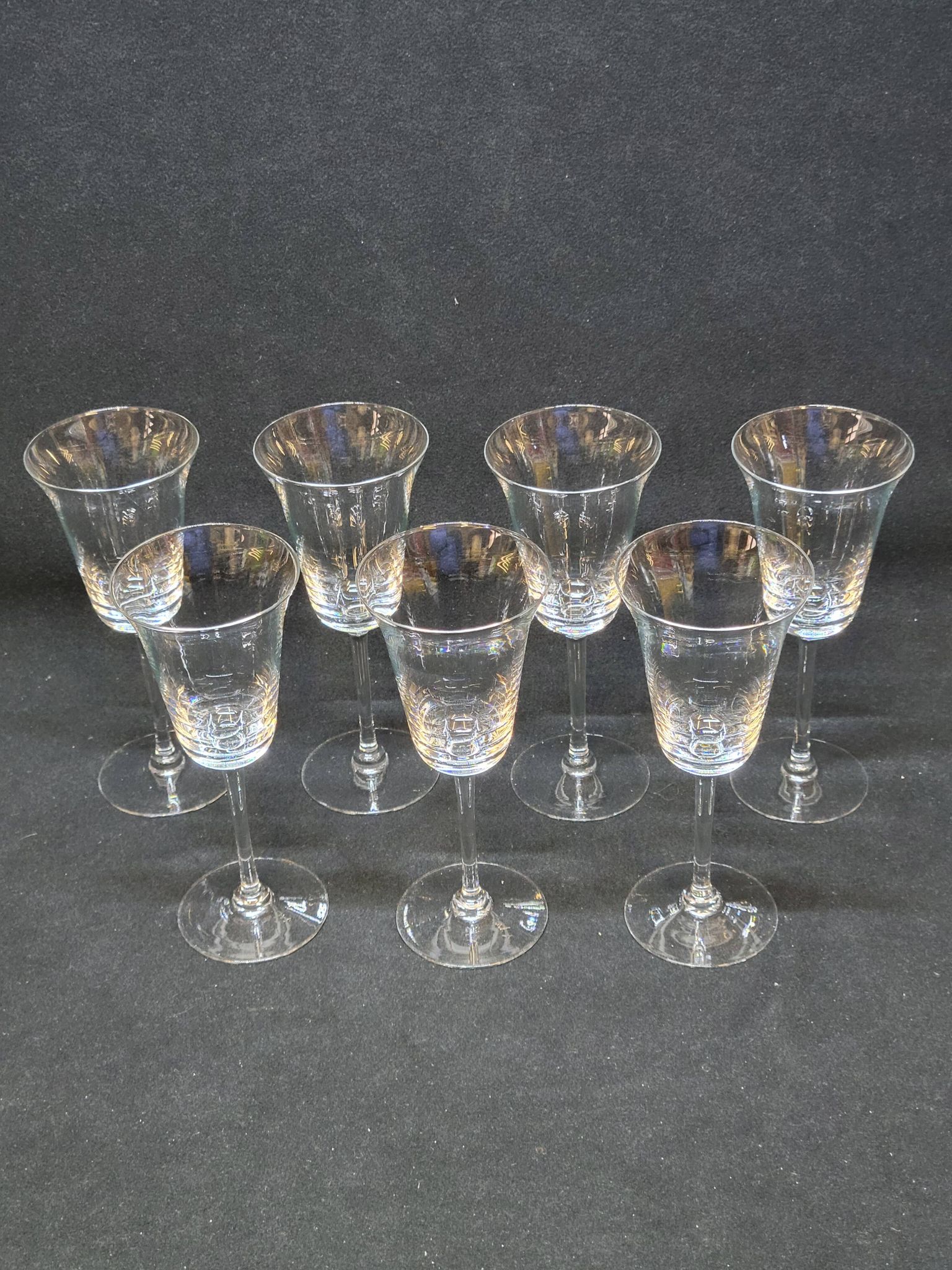 7 verres à porto ou vin blanc en cristal Baccarat ou Saint louis