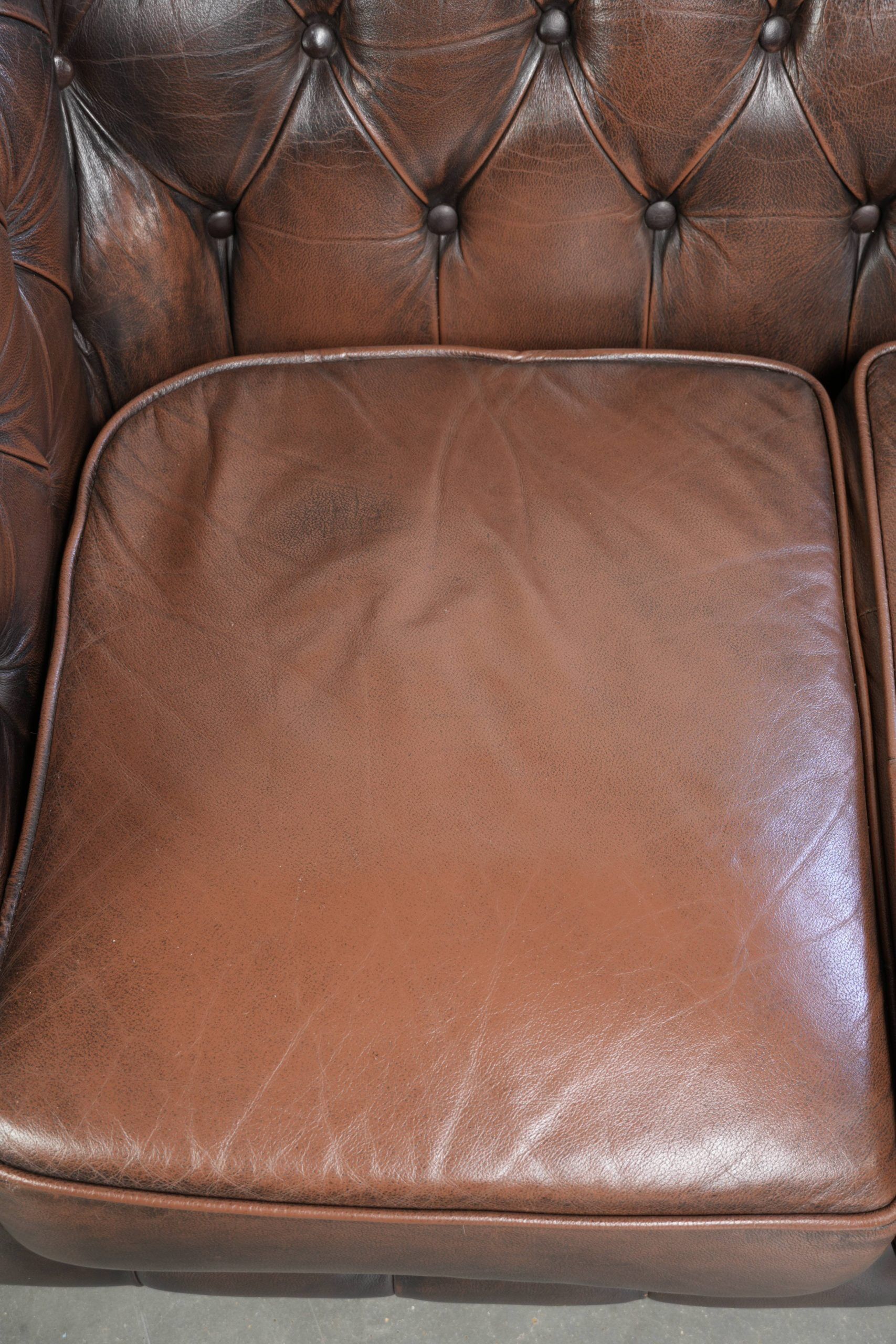 Brown cowhide leather Chesterfield 3-seater sofa in English style