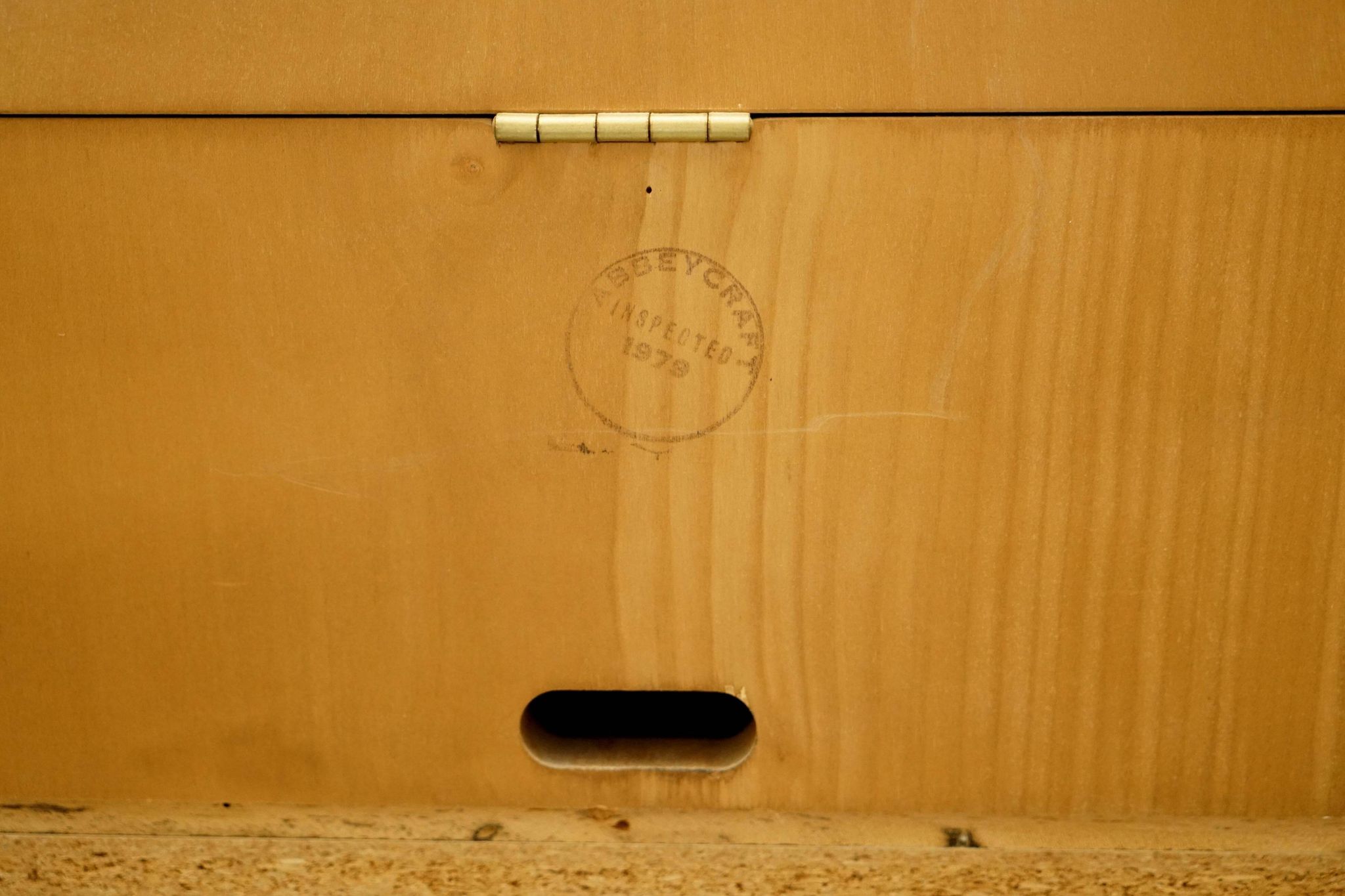 Wooden buffet TV in yew Abbey Craft Mid-Century Modern Sheraton details