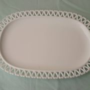 Plat en opaline blanche
