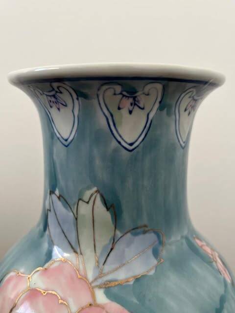 Vintage porcelain vase with hand-painted floral decoration, 36cm.