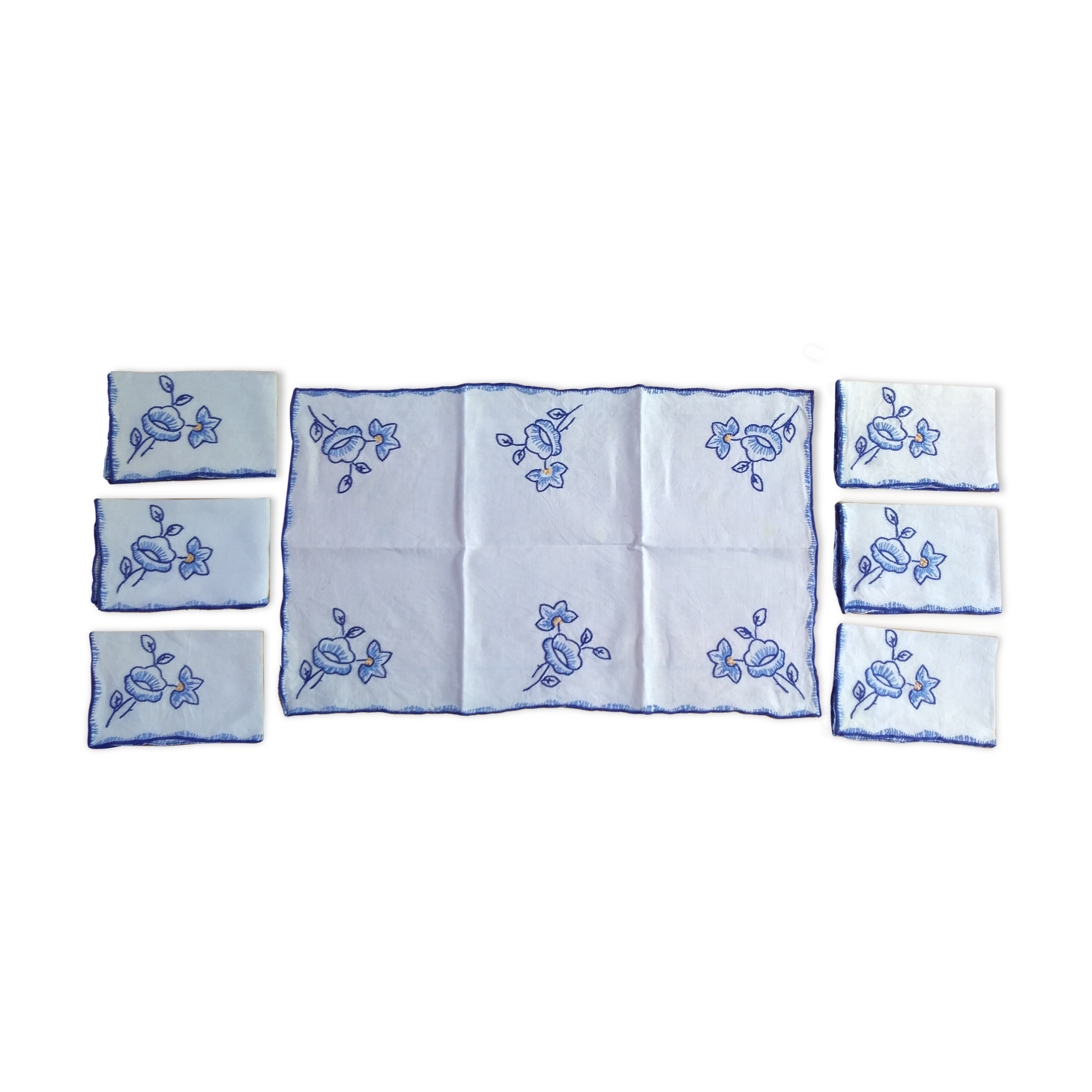 Tea tablecloth and its 6 hand-embroidered towels