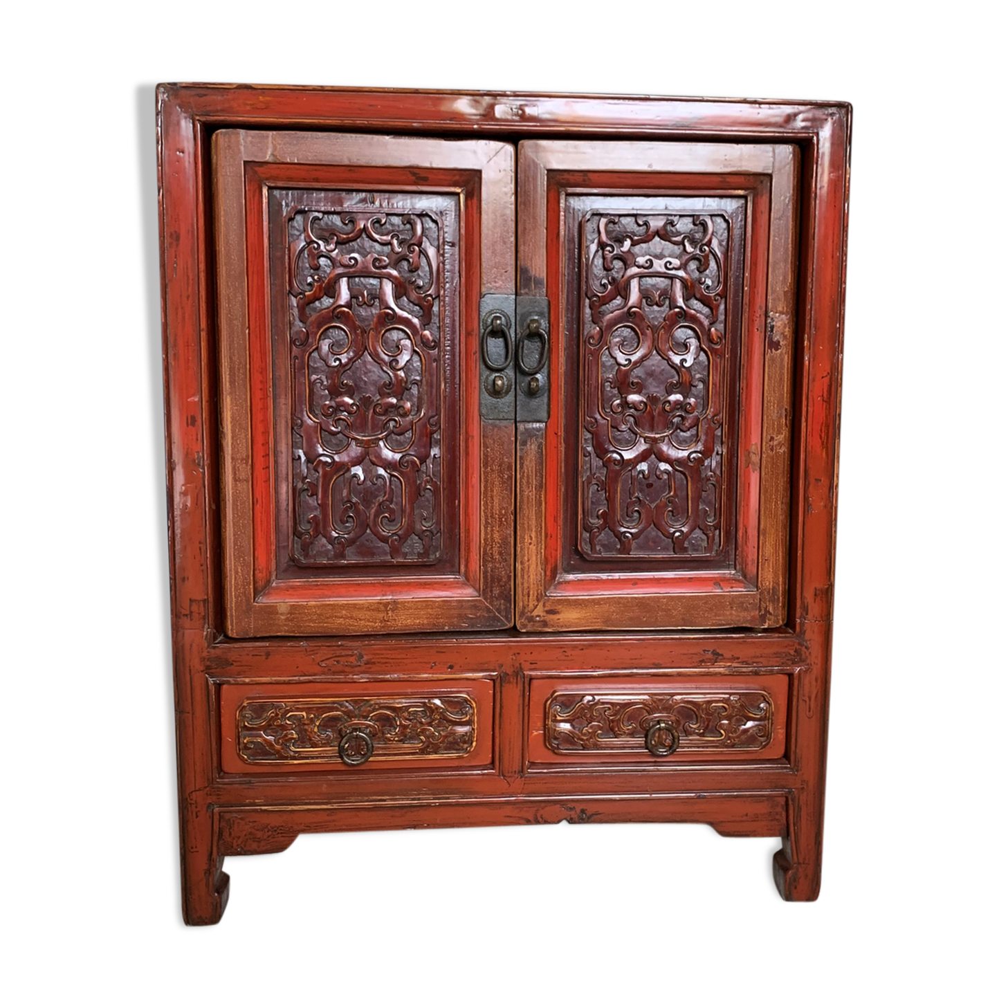 Chinese cabinet laqué red