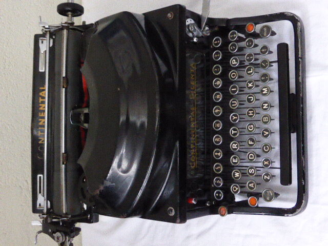 Typewriter, Typewriter Silenta Continental, made in Germany in 1937, Art Deco