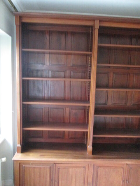 Bookcase in mahogany