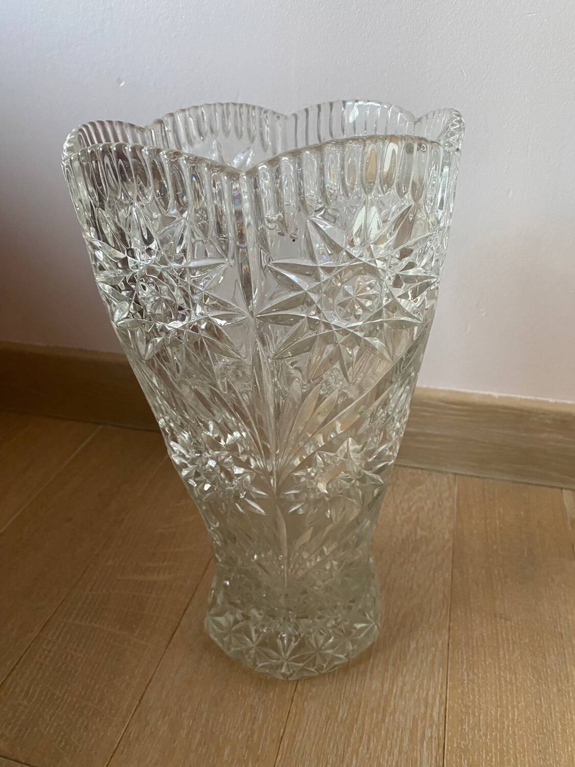 Chiseled glass vase