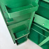 Armoire vintage en métal vert