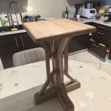 Designer stool in 3 types of natural wood