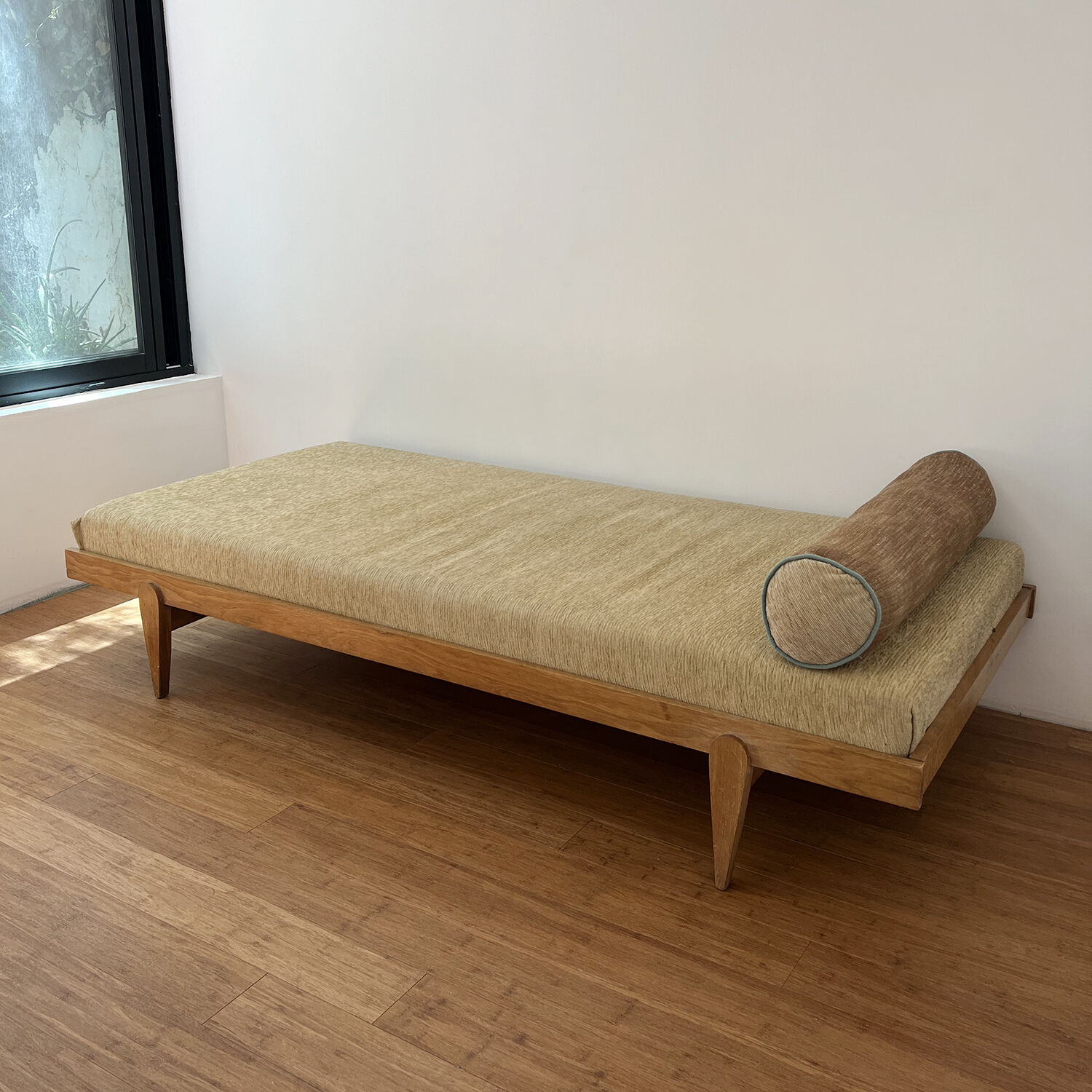 Scandinavian Daybed Bench