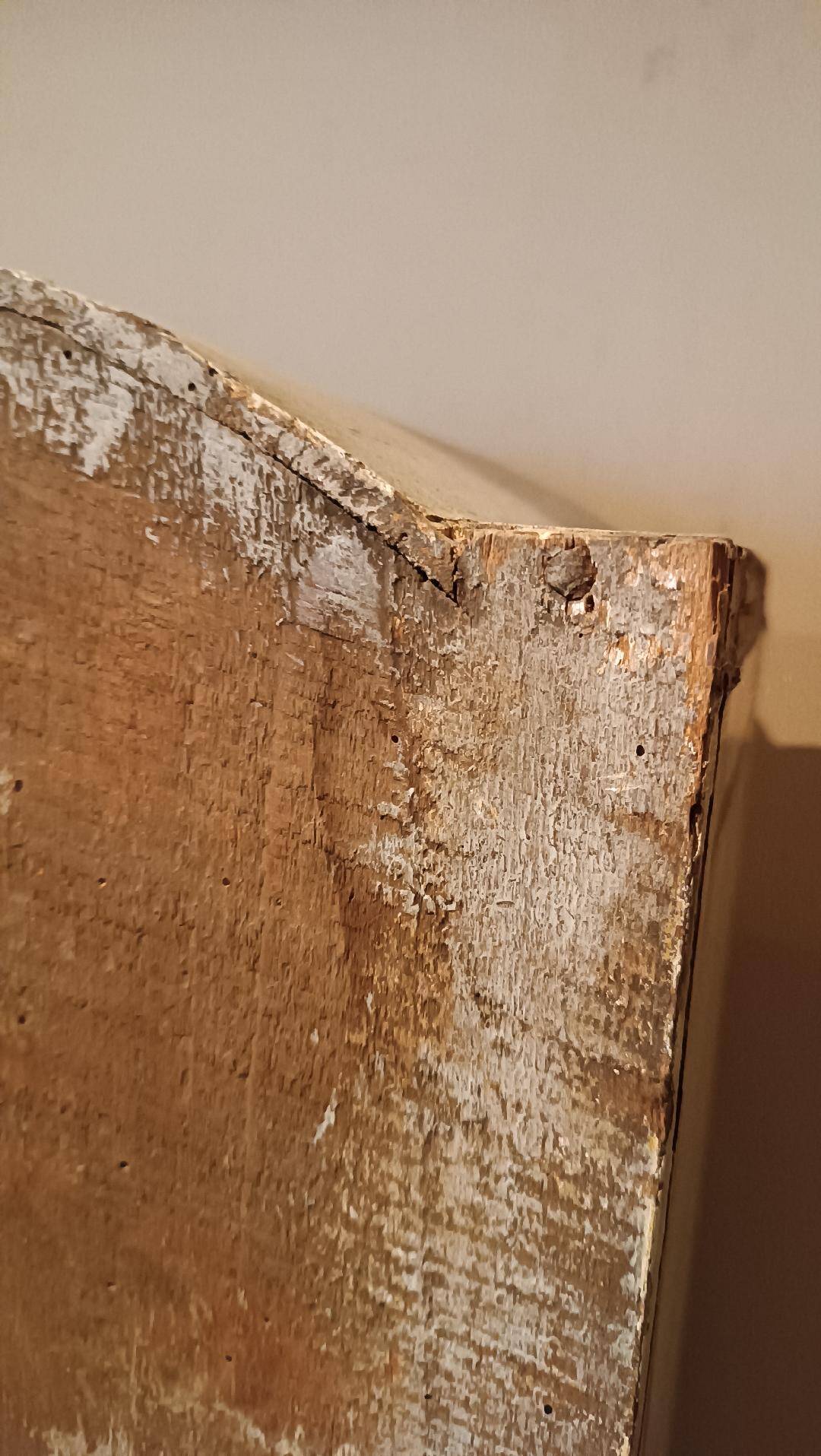 Vitrine en bois laqué et doré du 18ème siècle