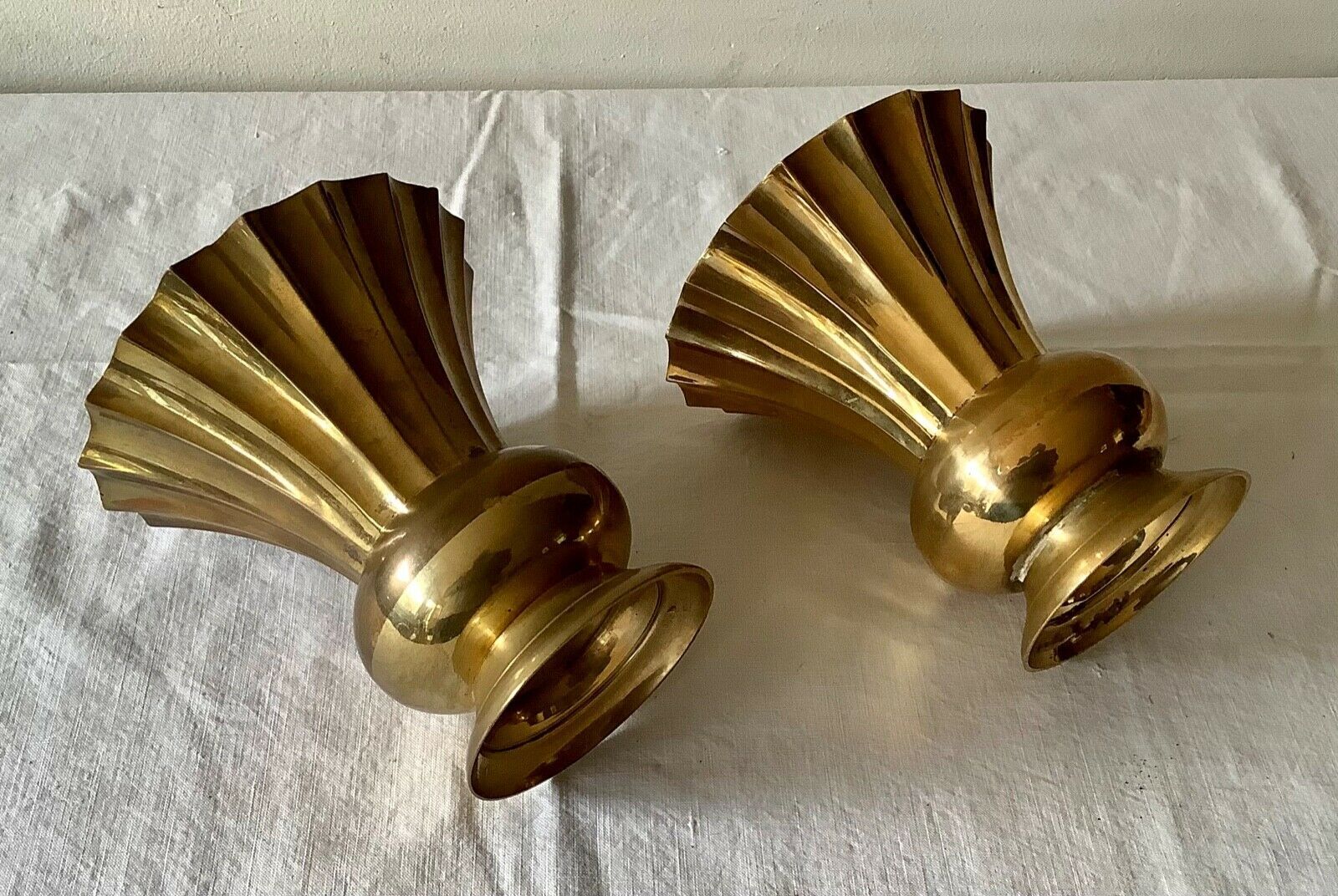 Paire de vases en bronze