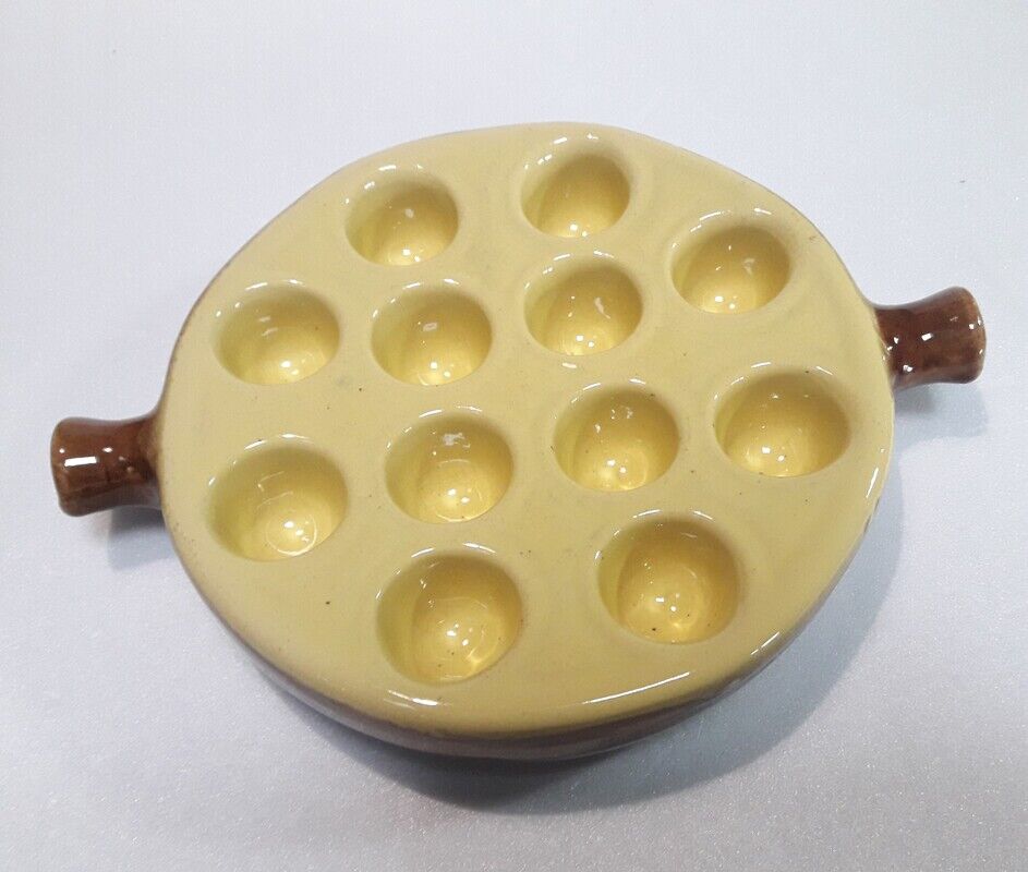 Dish or plate for 12 vintage snails (1)