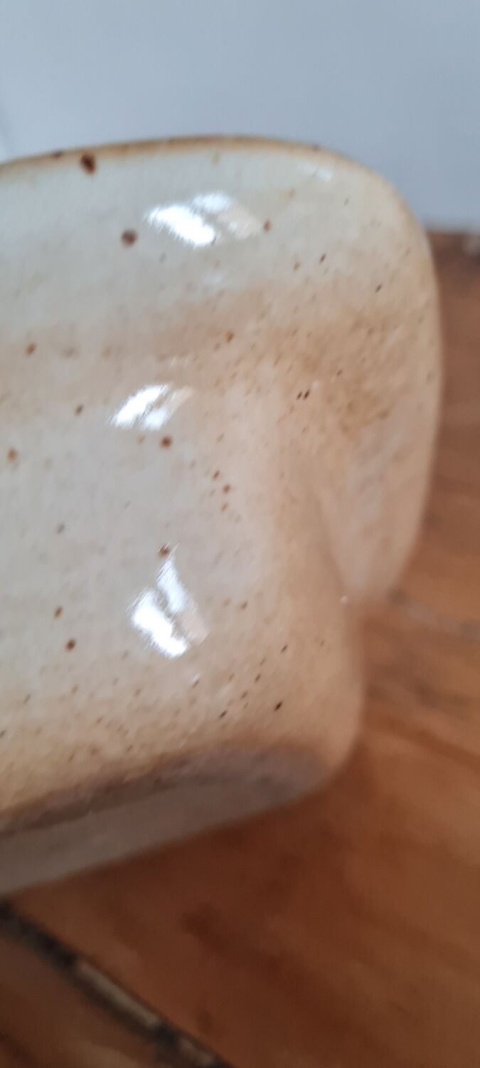 Glazed stoneware dish