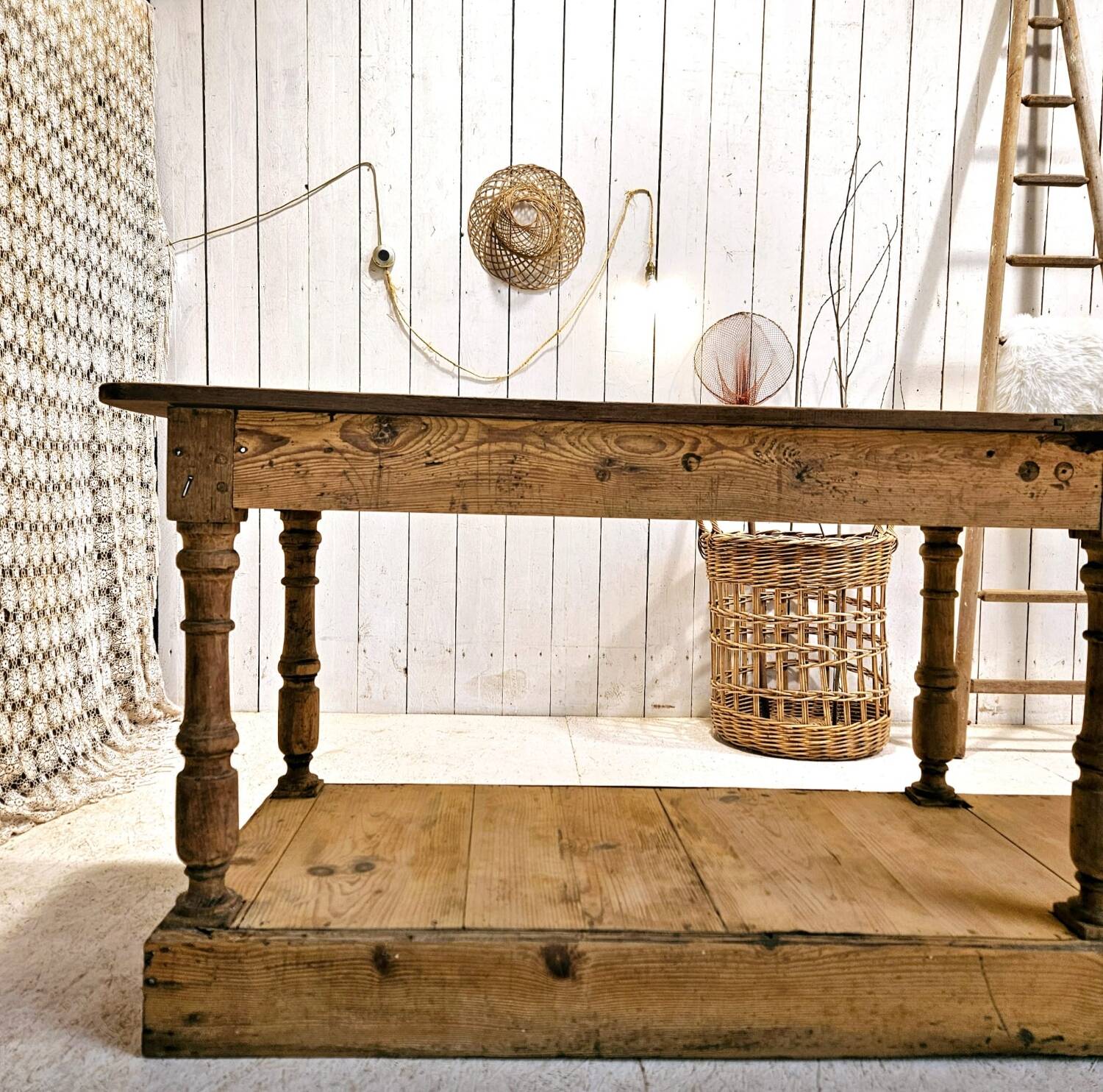 Diva 19th century in 3m draper's table
