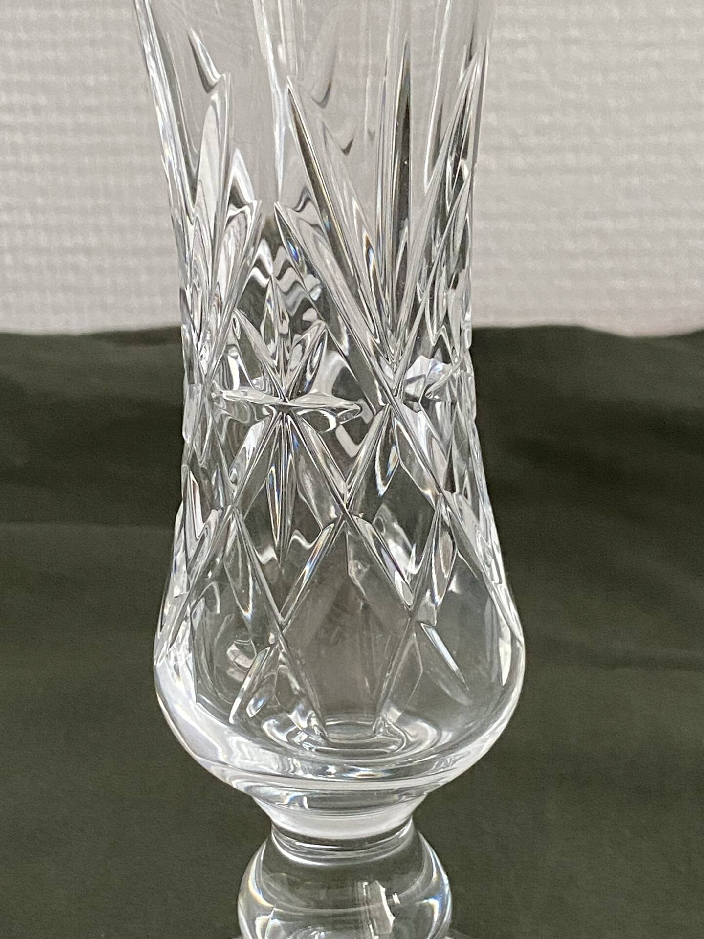 Cut crystal single-stem vase