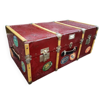 Ancienne malle de voyage en métal et bois