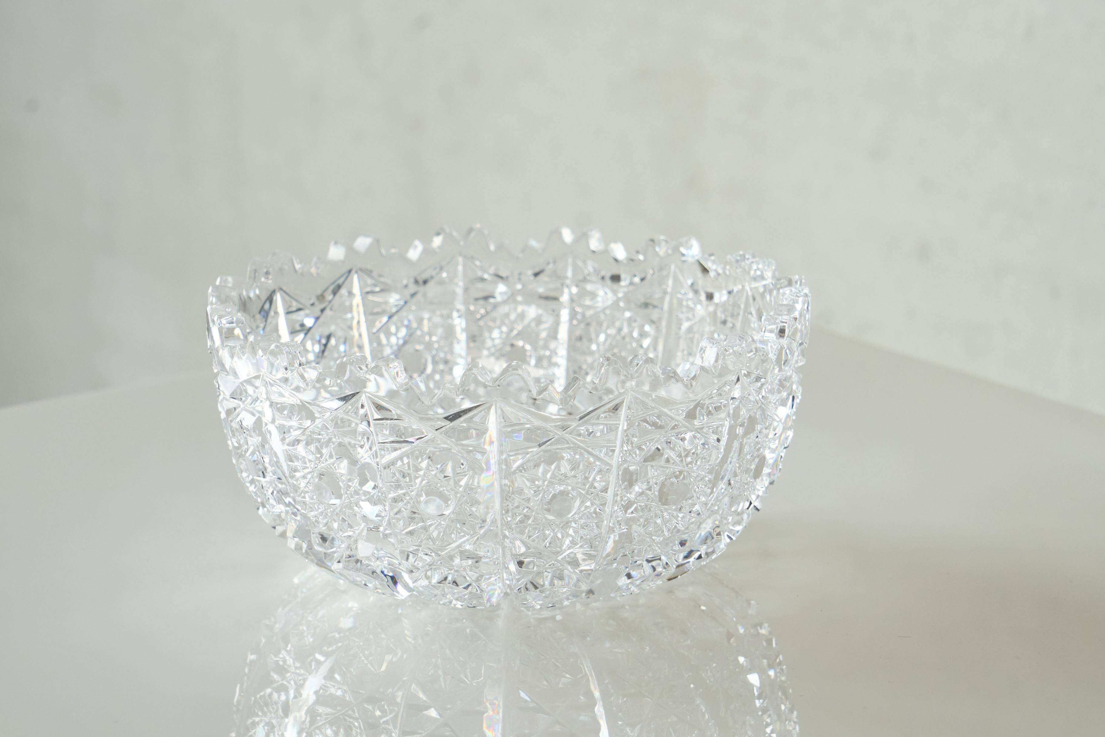 Bol décoratif Flocons de neige en cristal, début 20e siècle