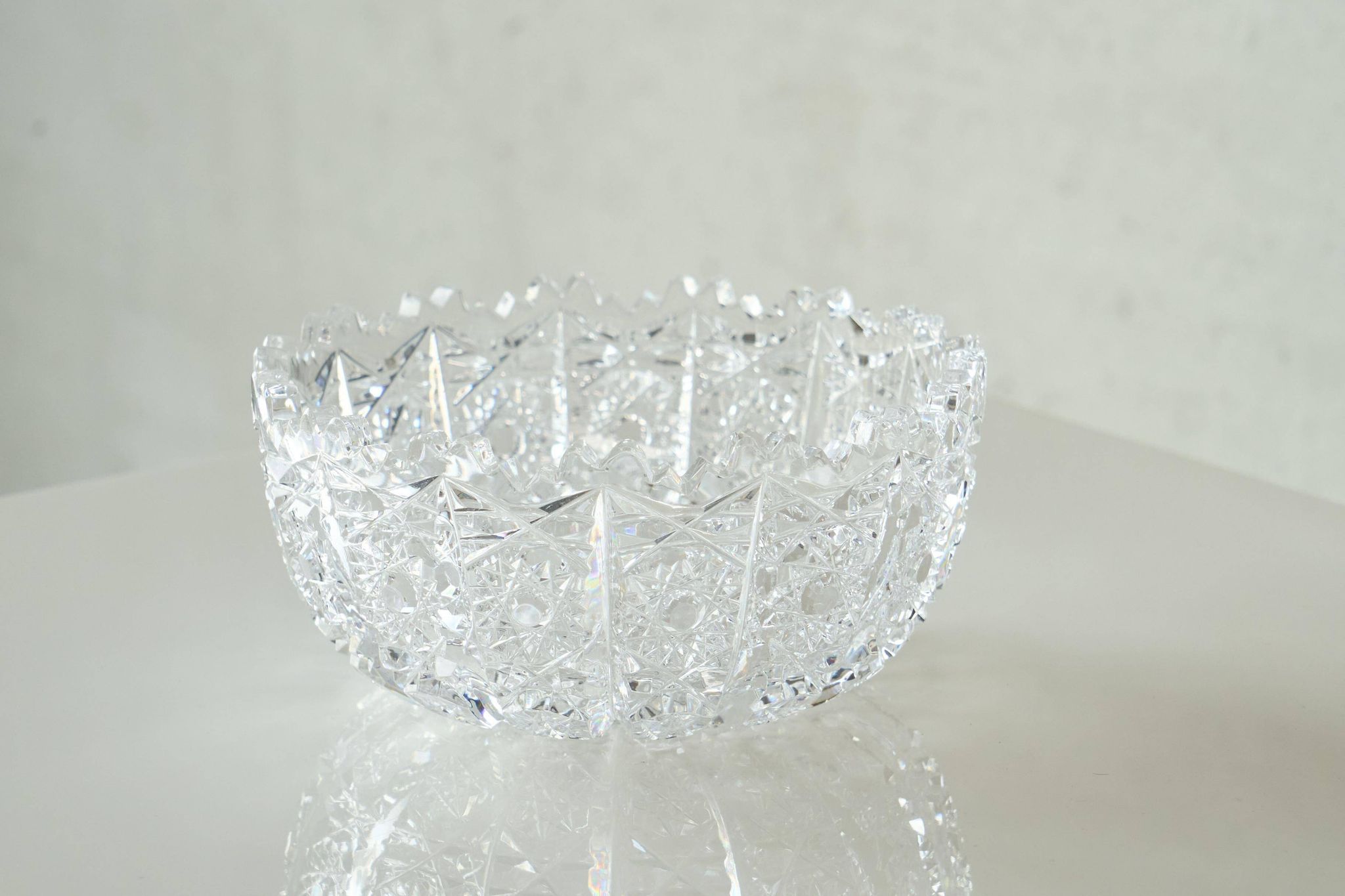 Decorative crystal snowflake bowl, early 20th century.