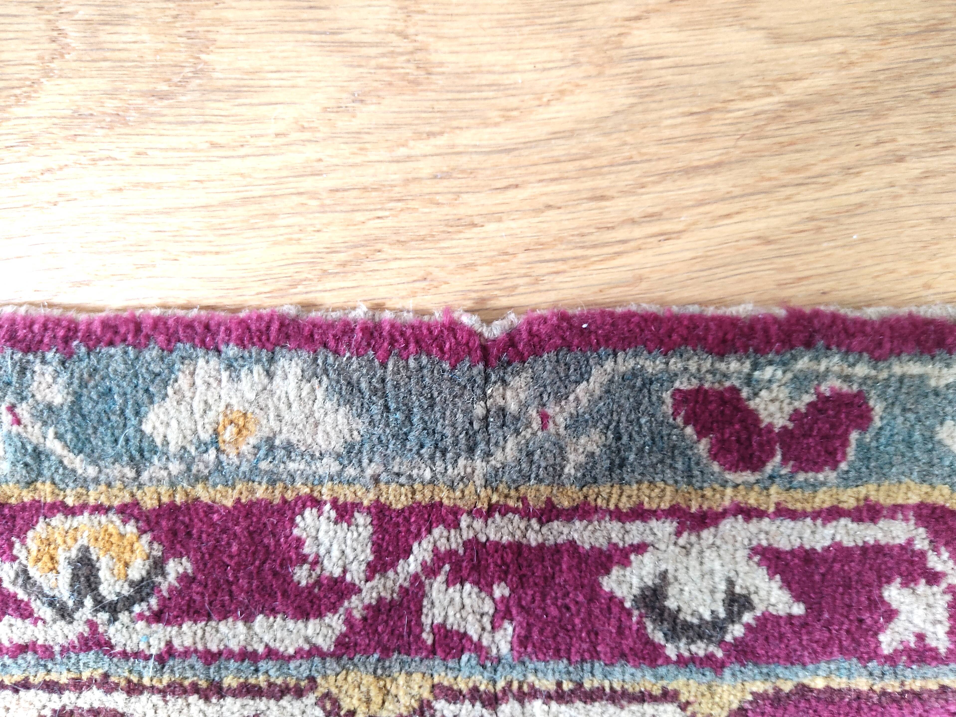 Oriental carpet 161 x 132 cm