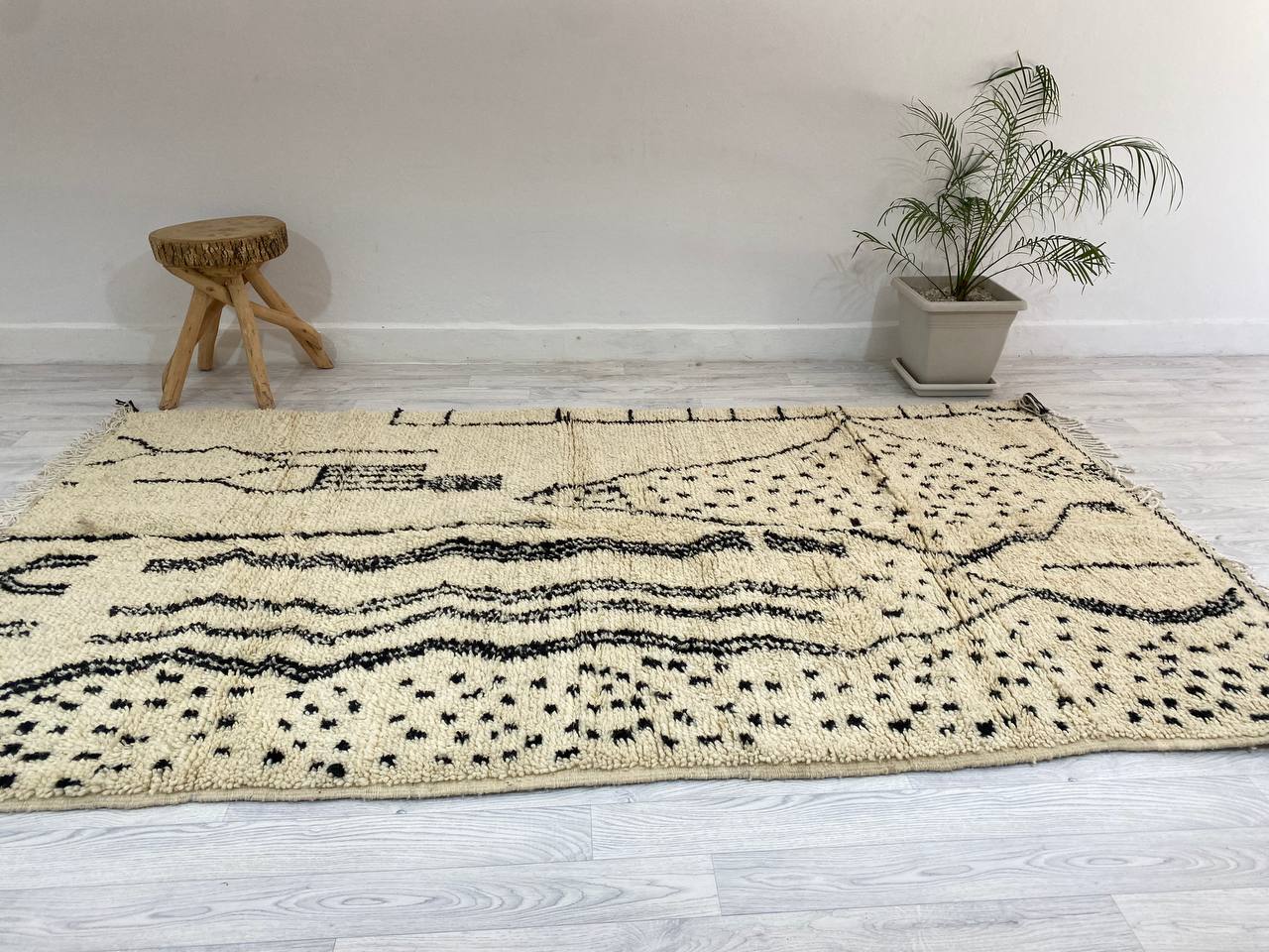 Handmade moroccan berber carpet 260 x 144 cm
