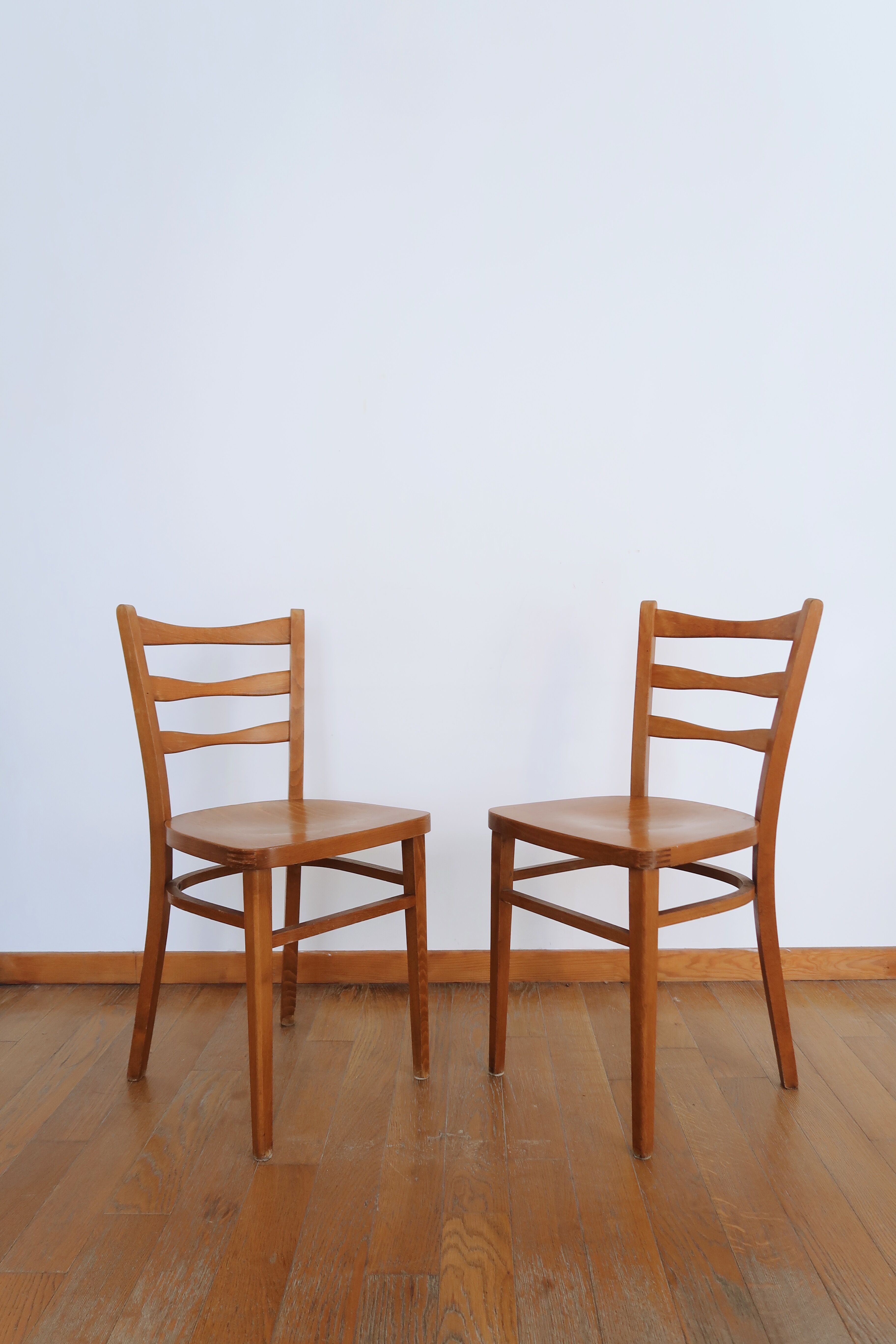 Paire de chaises bistrot scandinaves