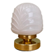 Lampe à poser globe vintage en opaline blanche