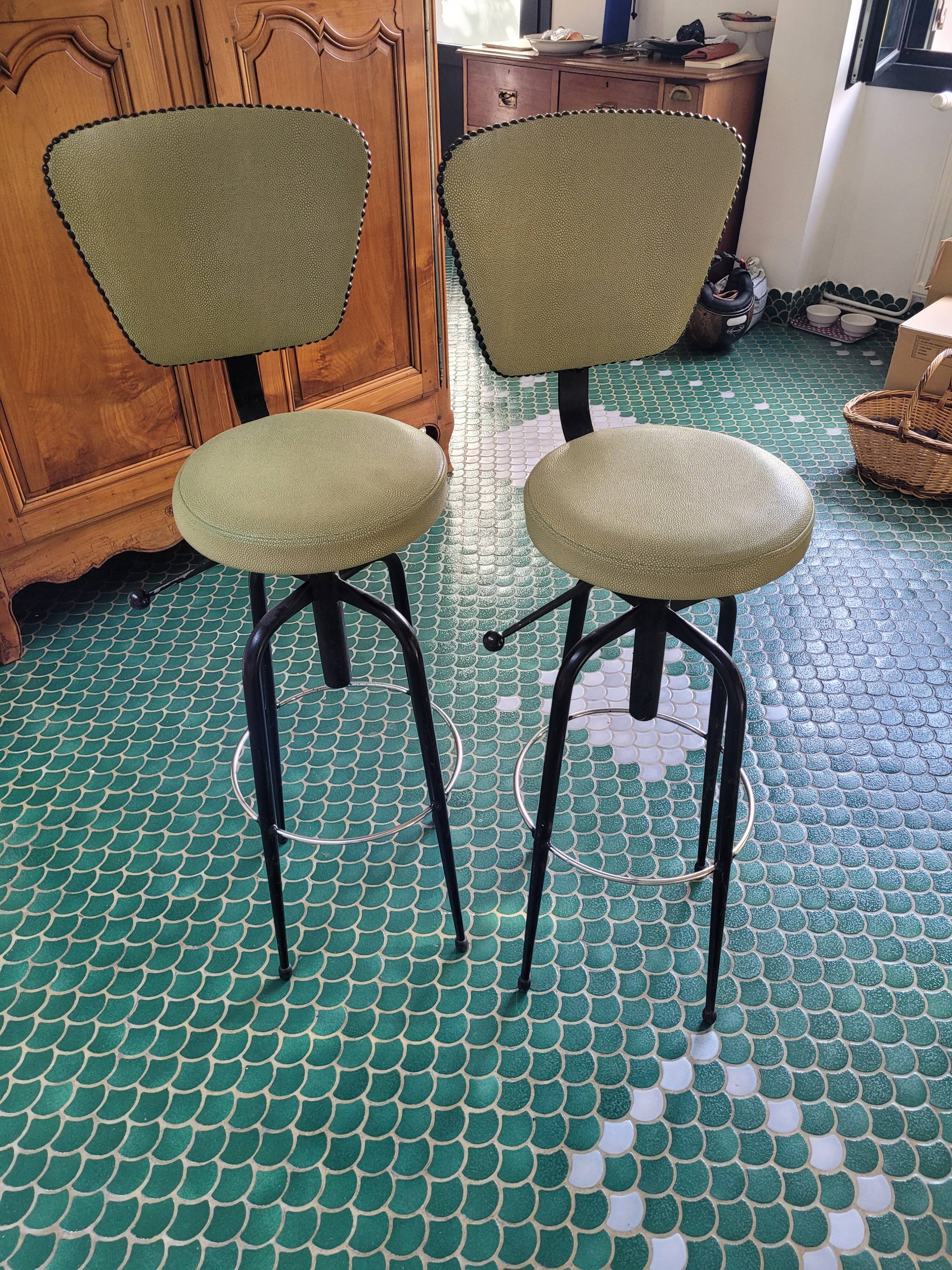 Deux chaises de bar années soixante