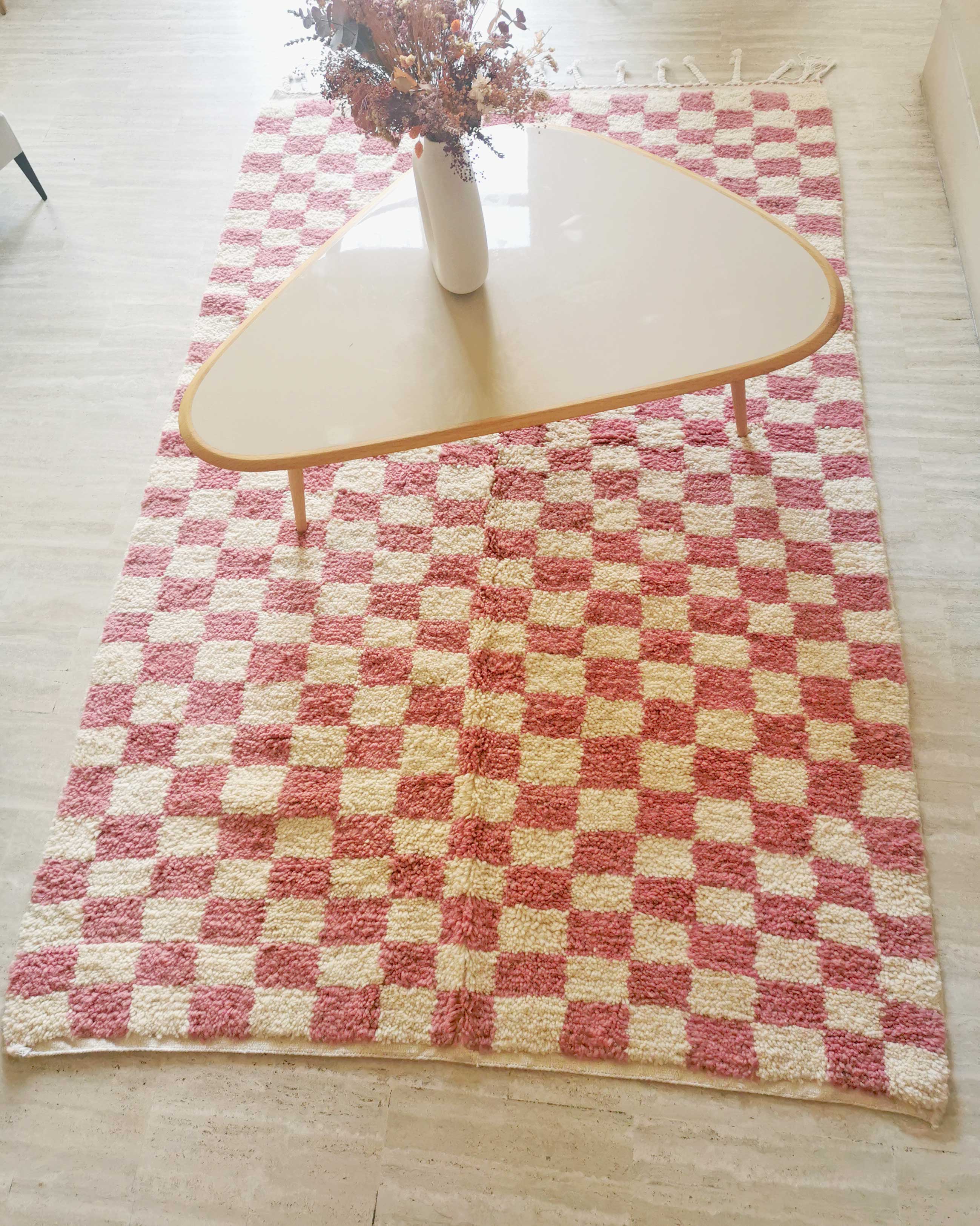 Pink and white Beni Ouarain checkered Berber rug in wool