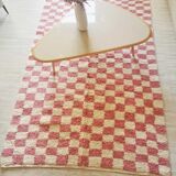 Pink and white Beni Ouarain checkered Berber rug in wool