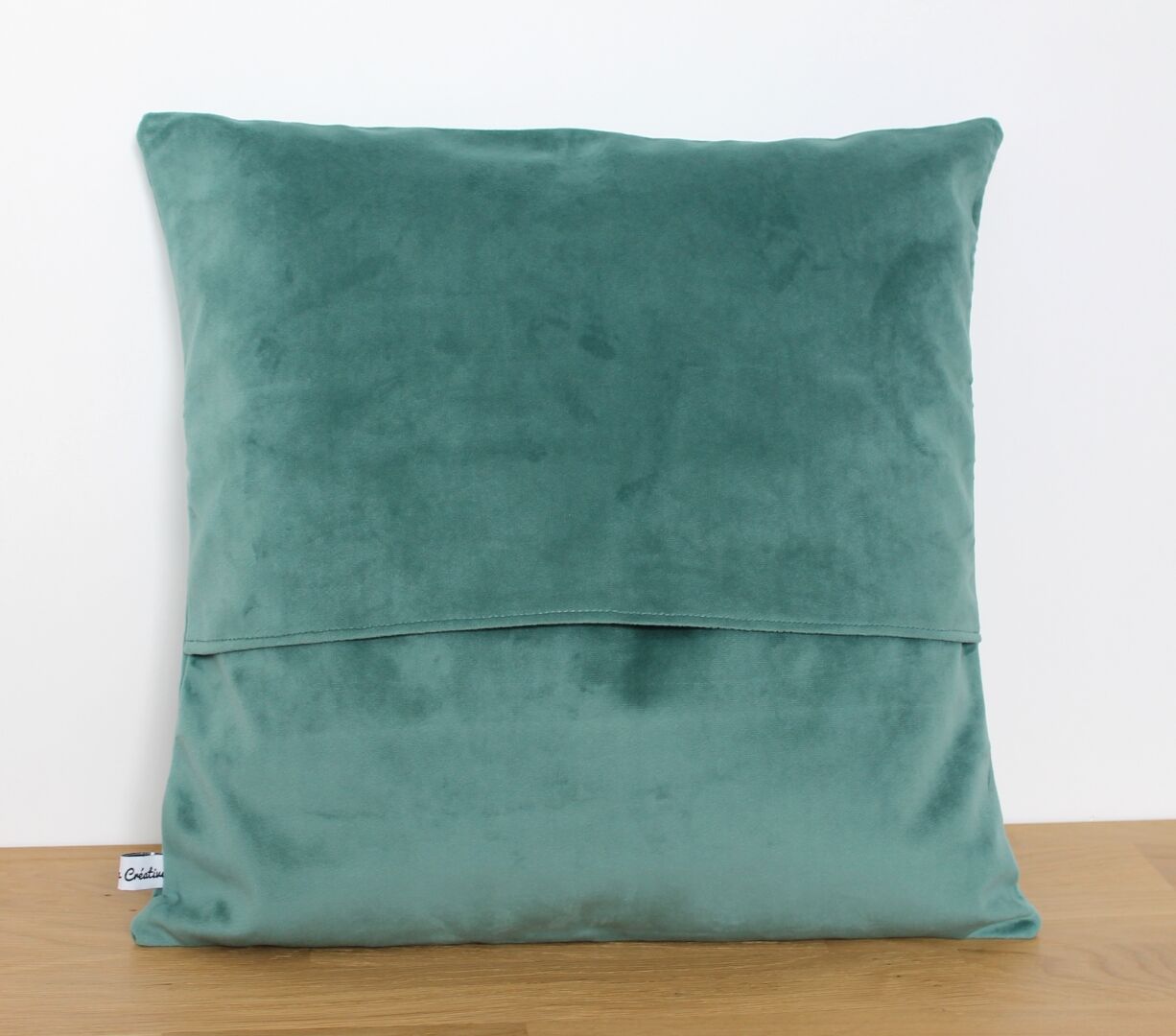 Velvet cushion cover thatdon