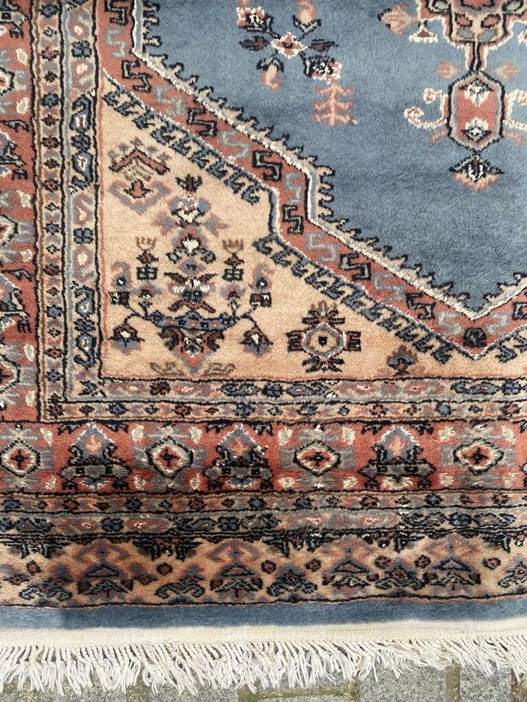 Vintage Pakistani carpet 193x129 cm