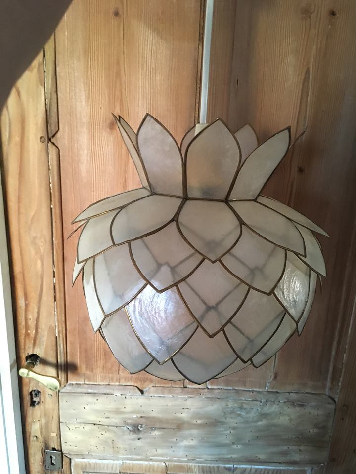 Suspension mother-of-Pearl capiz and brass to plant form