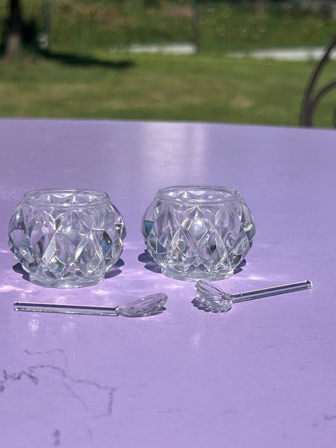 Set - 2 pieces salt shakers with crystal spoon