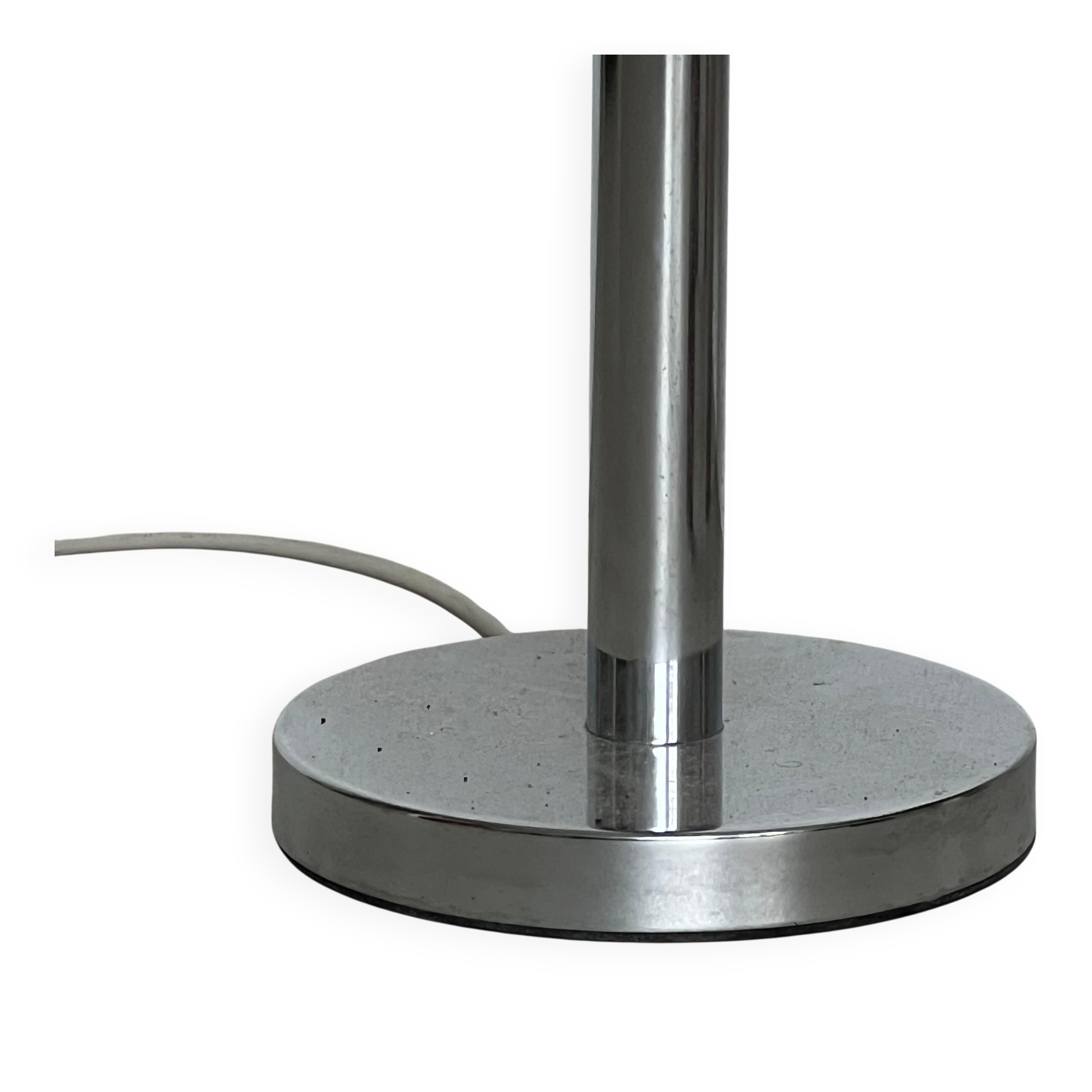 Sculptural tubular floor lamp in chrome metal, Space Age, Reggiani style