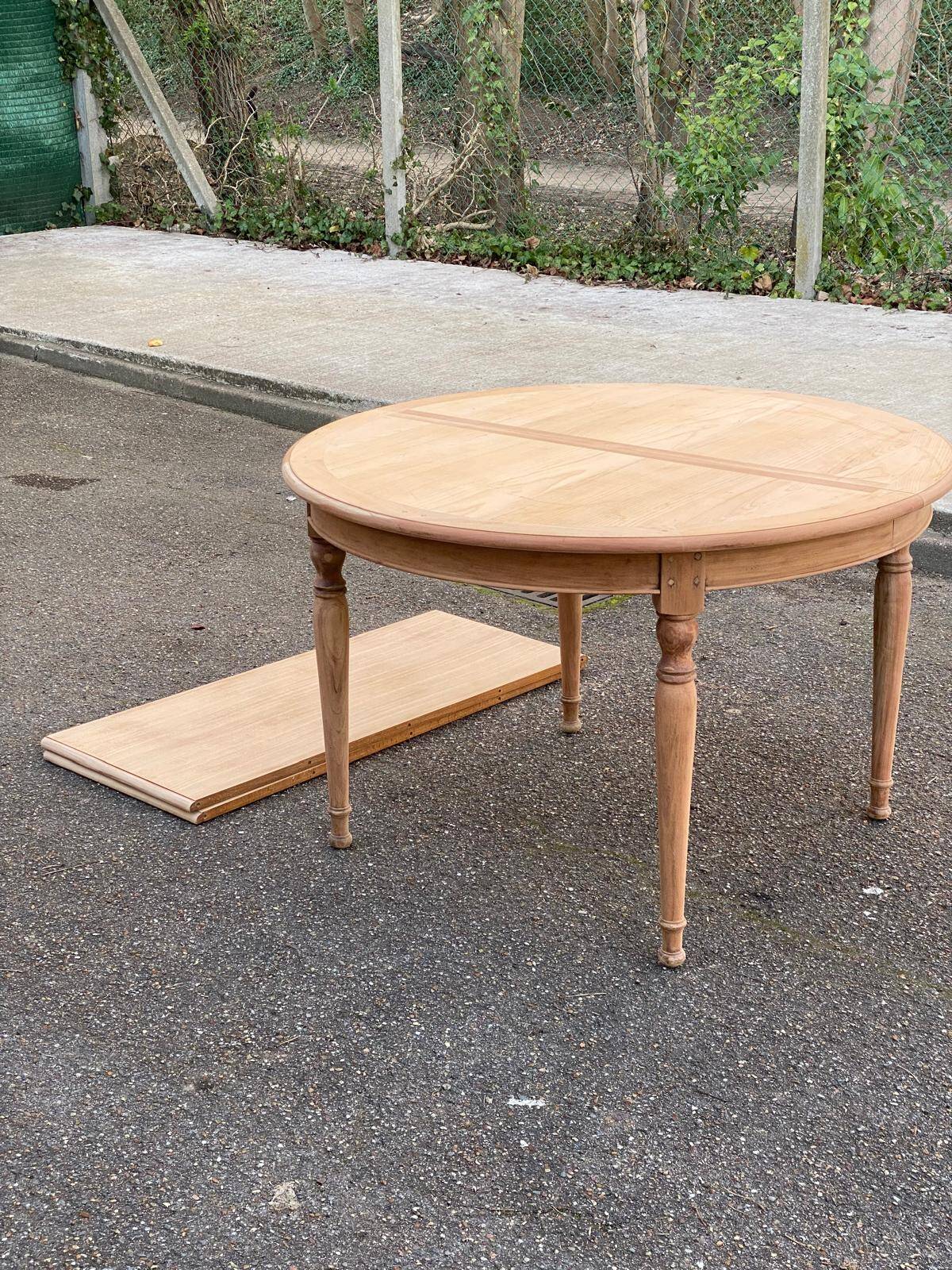 Table à manger ronde extensible rénovée Louis Philippe 120-220cm 19ème