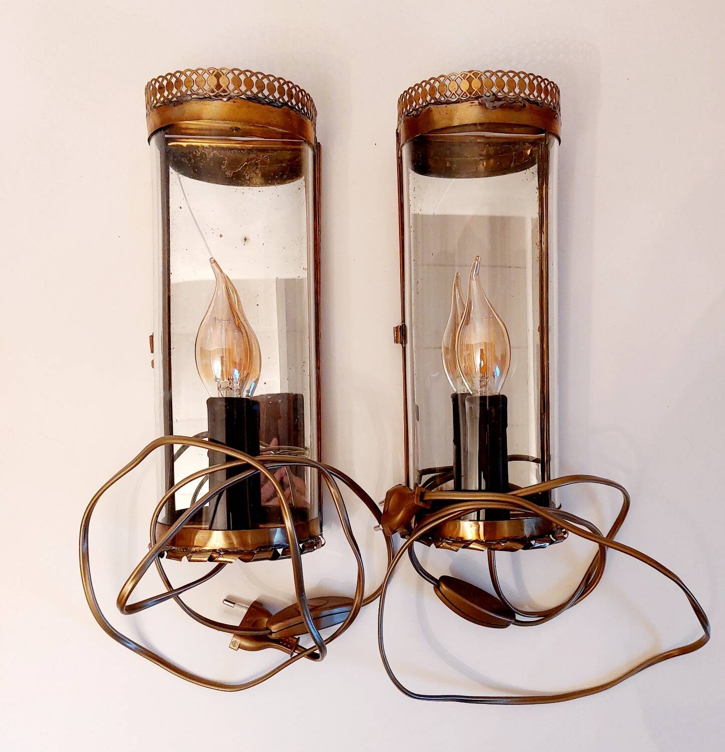 Paire d'appliques anciennes en laiton