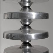 Paire de bougeoirs en aluminium avec bordure