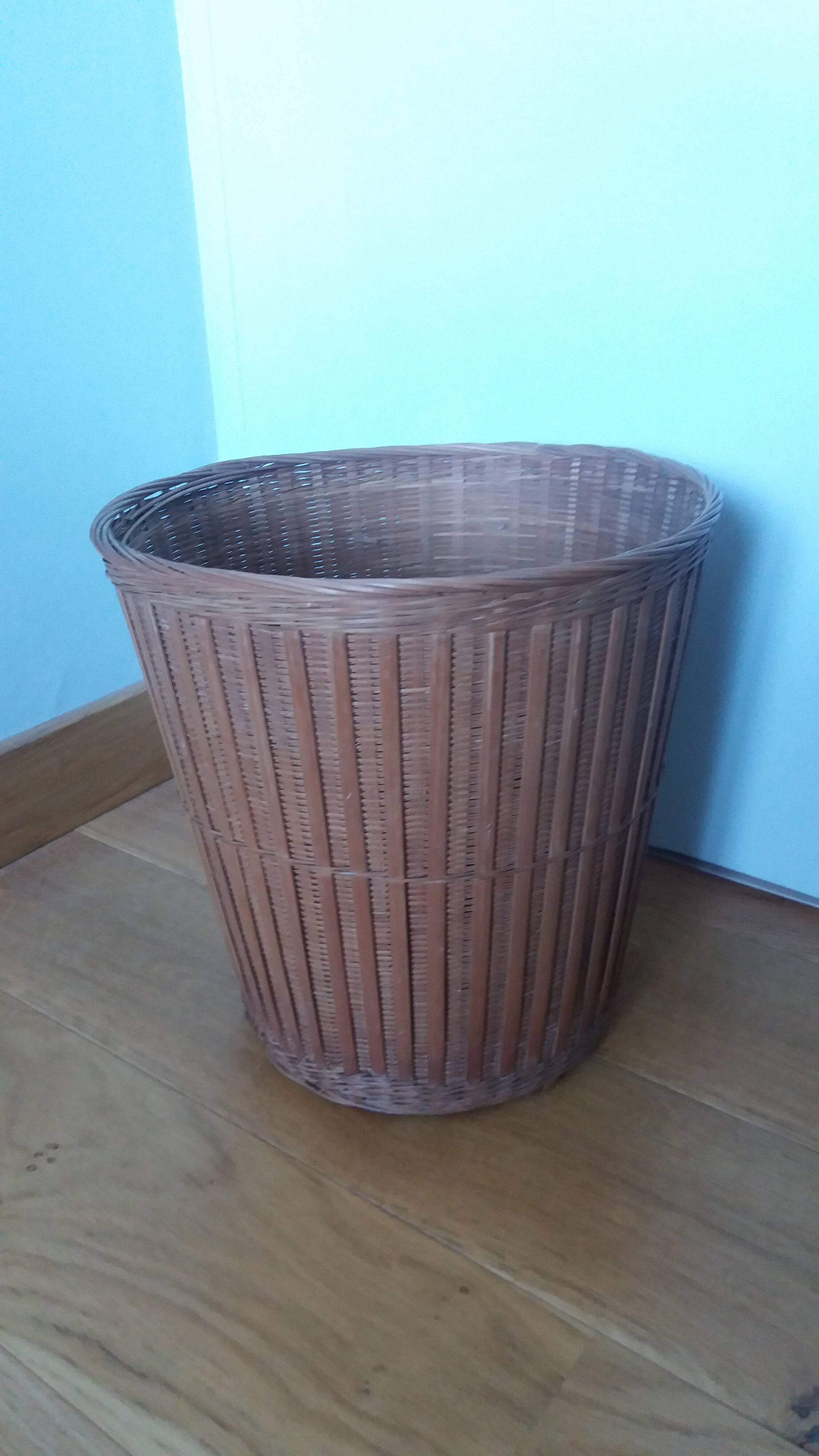 Corbeille à papier en rotin osier, panier ou cache pot