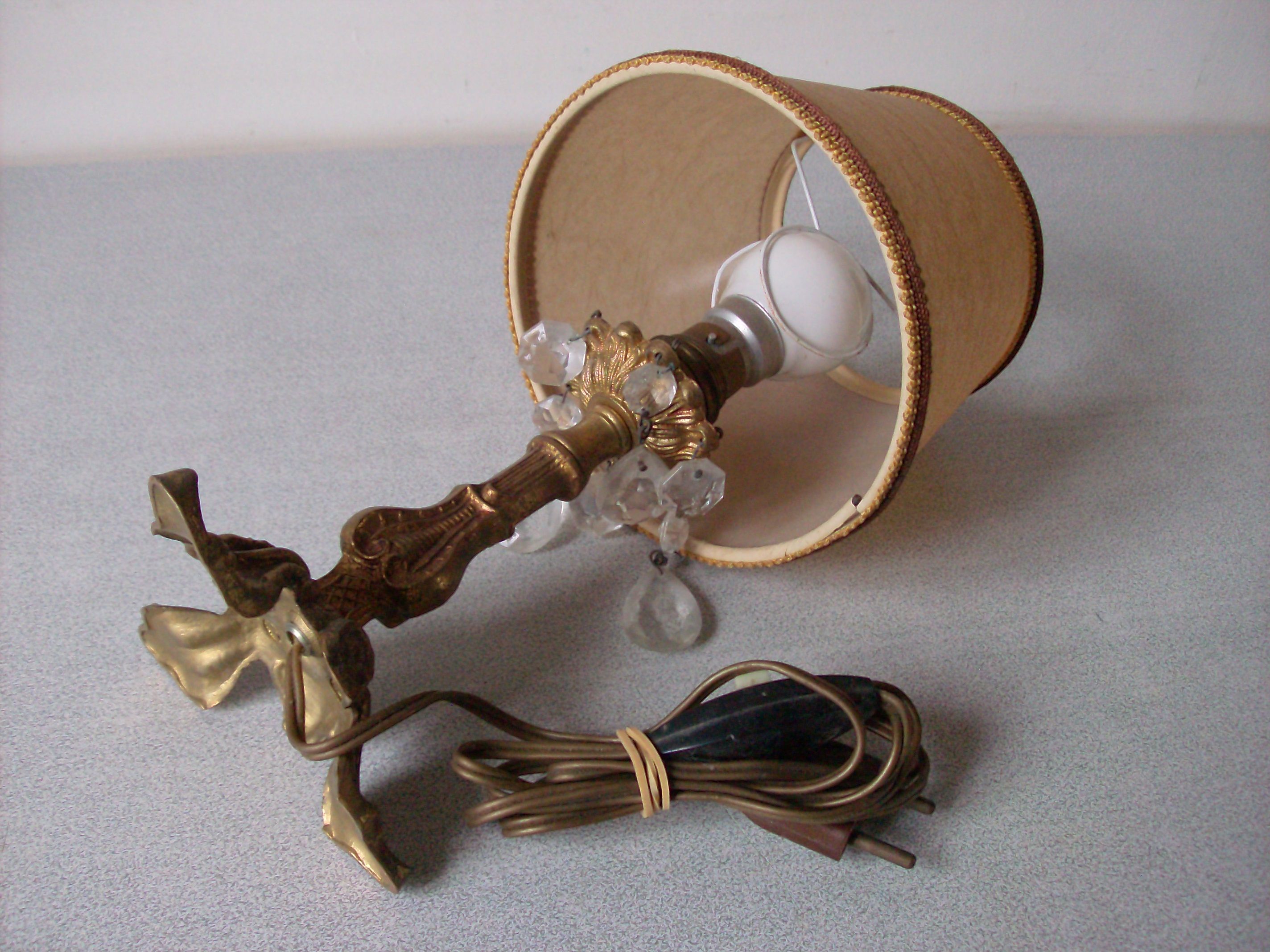 Bronze lamp and glass tassel