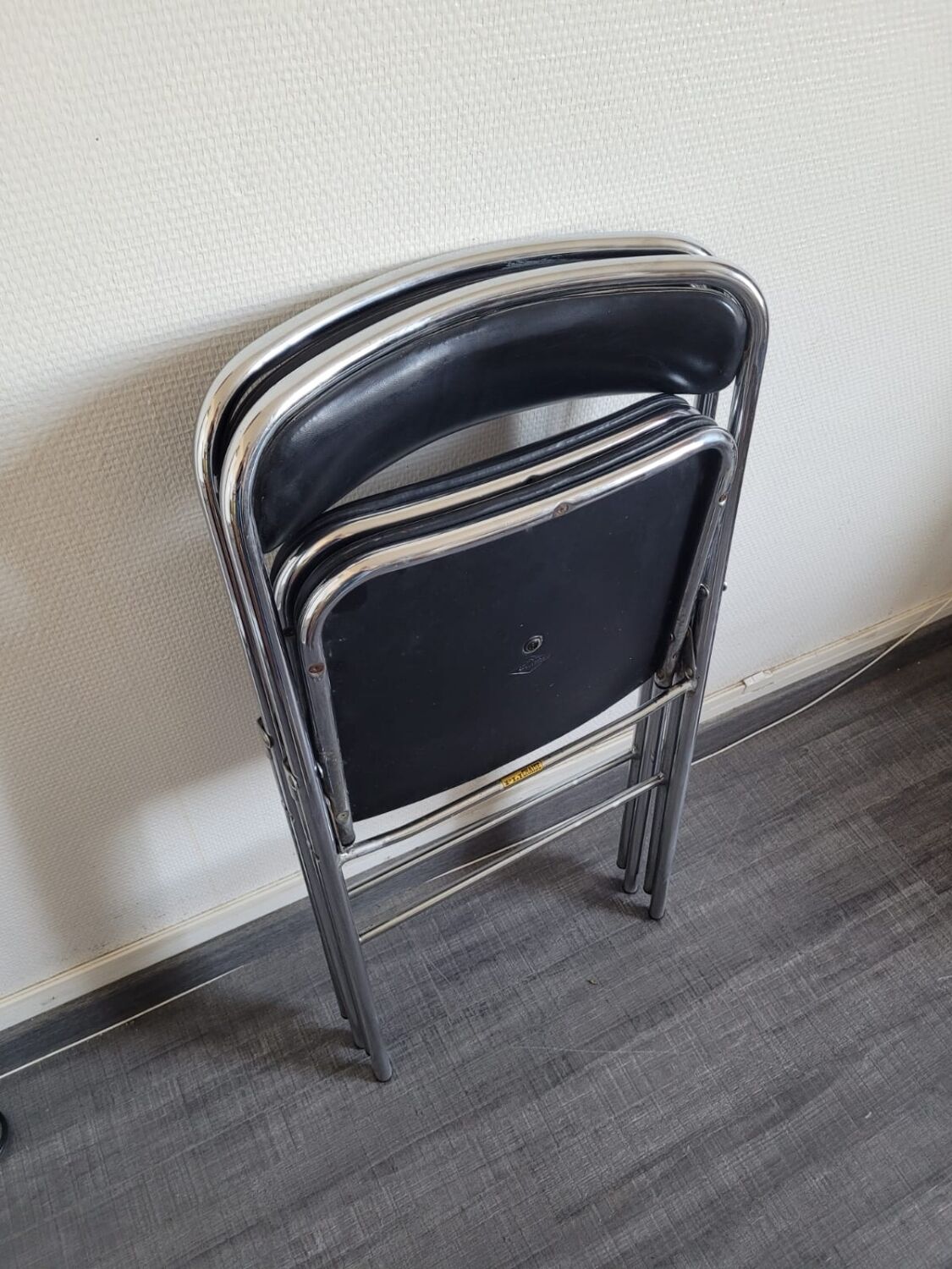 Paire de chaises pliantes skaï 70s