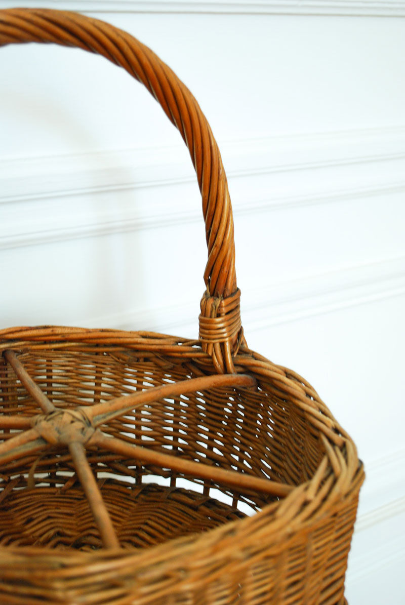 Wicker bottle rack bar basket