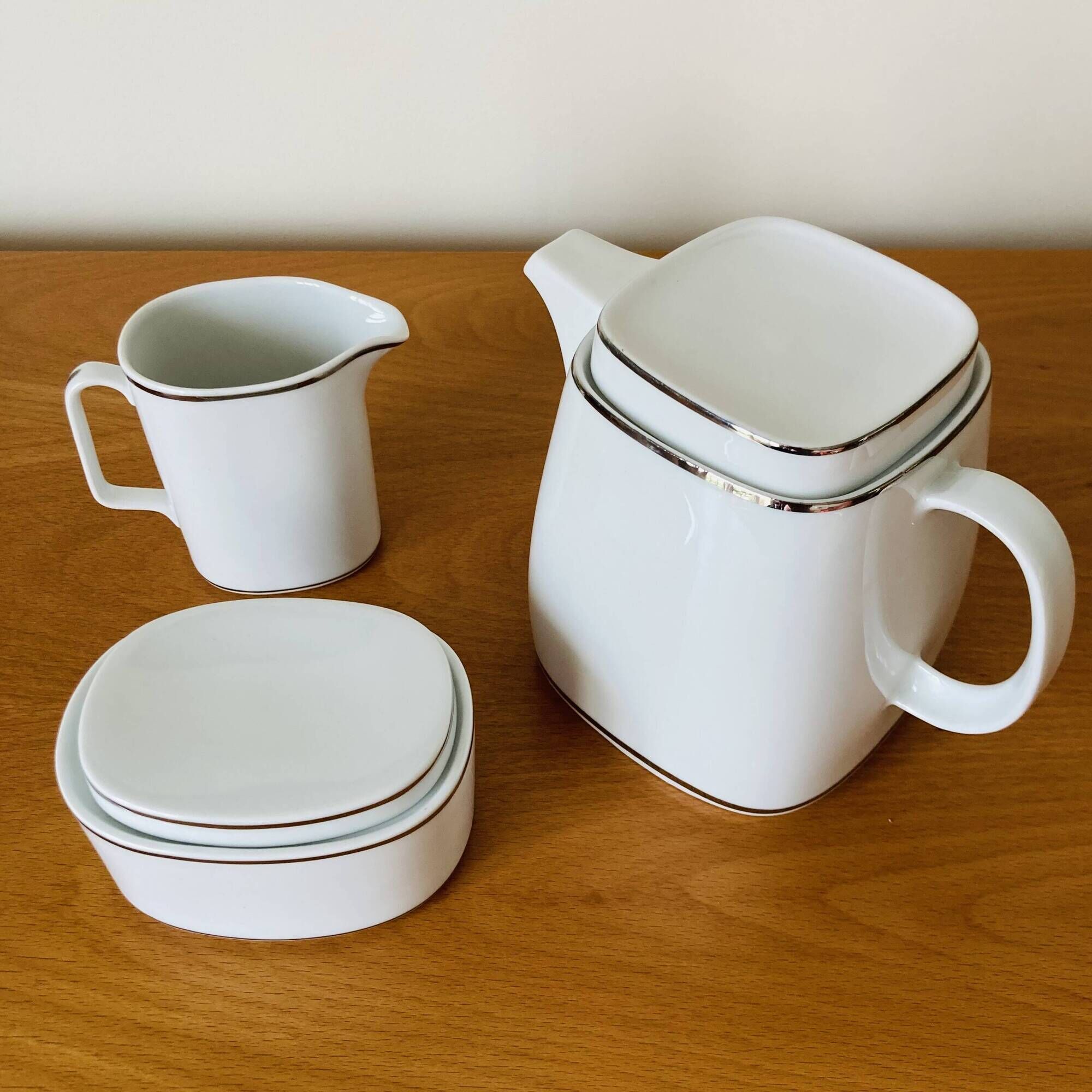 Tea set Teapot Sugar bowl Milk jug White porcelain silver