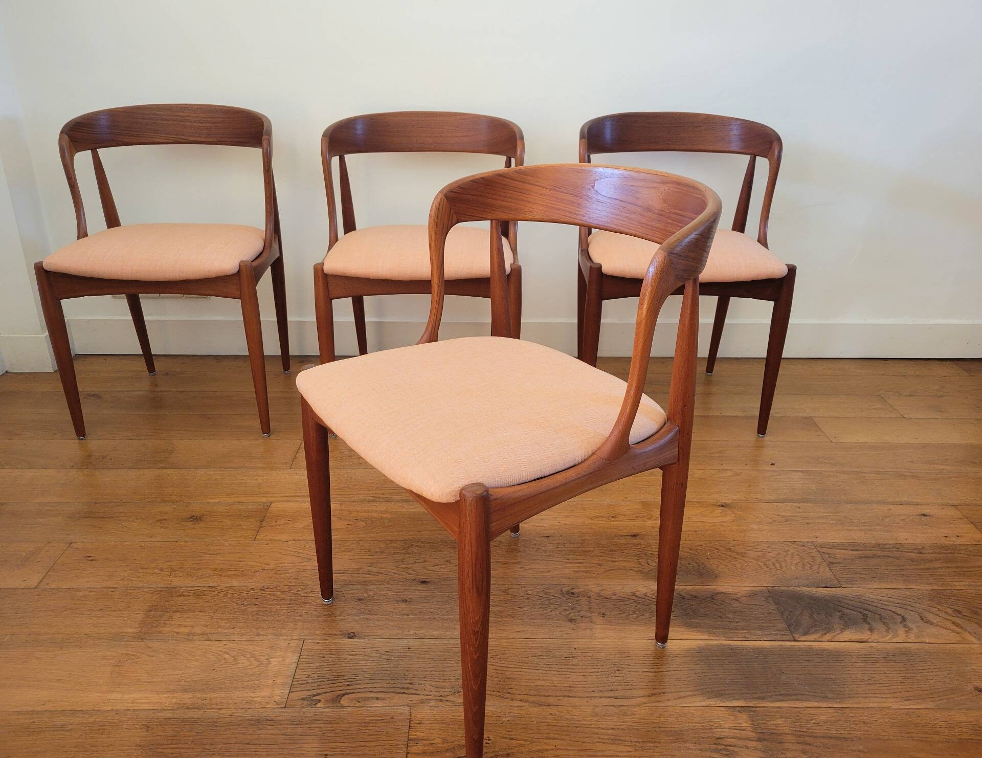 Vintage dining chairs No 16 by Johannes Andersen for Uldum