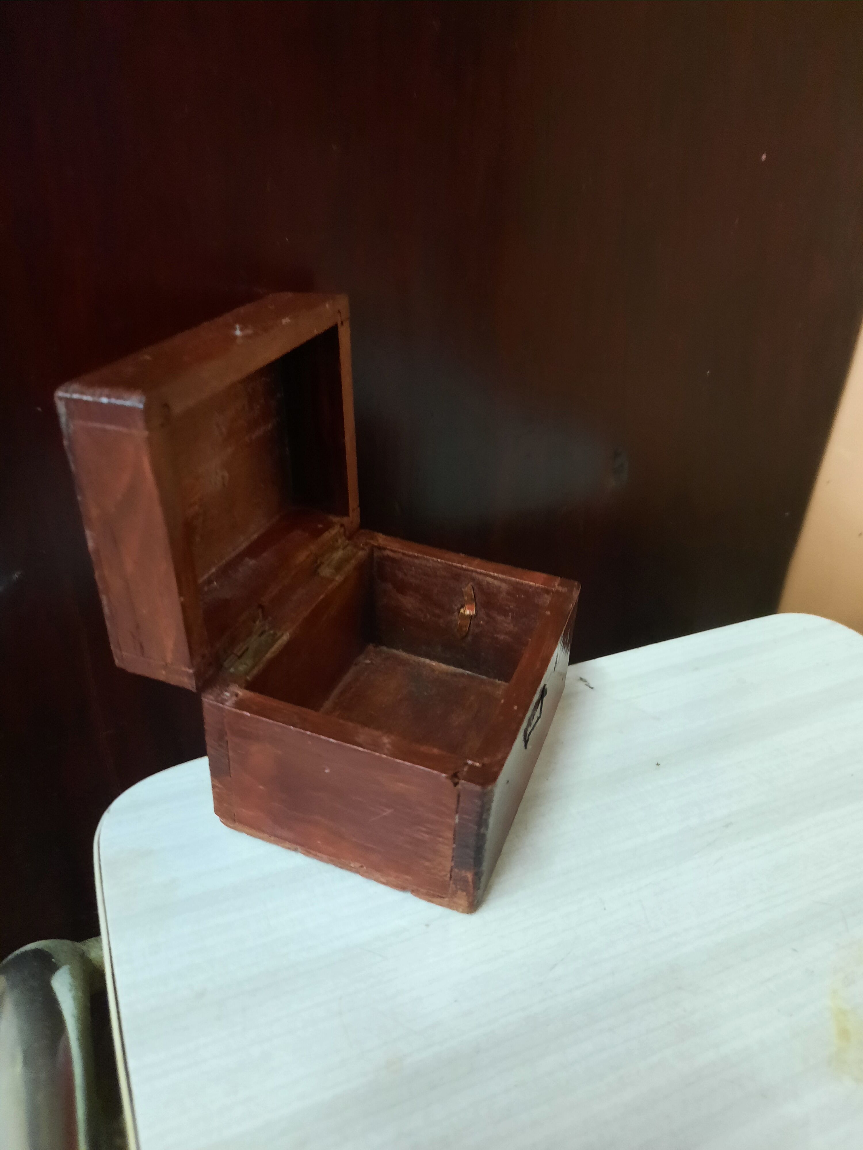 Wooden box