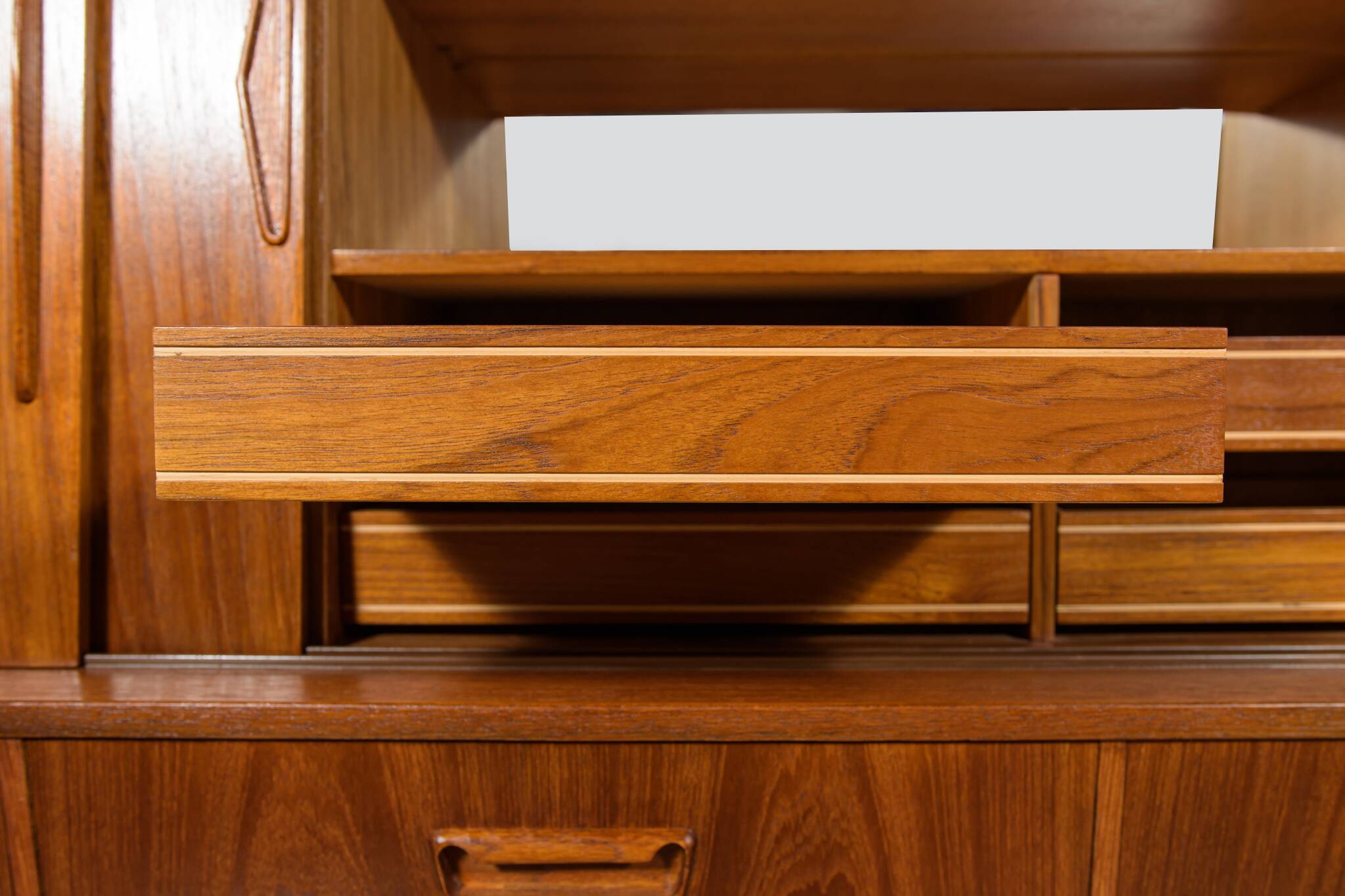 Buffet haut en teck de style moderne du milieu du siècle, fabriqué par Farso Mobelfabrik, Danemark.