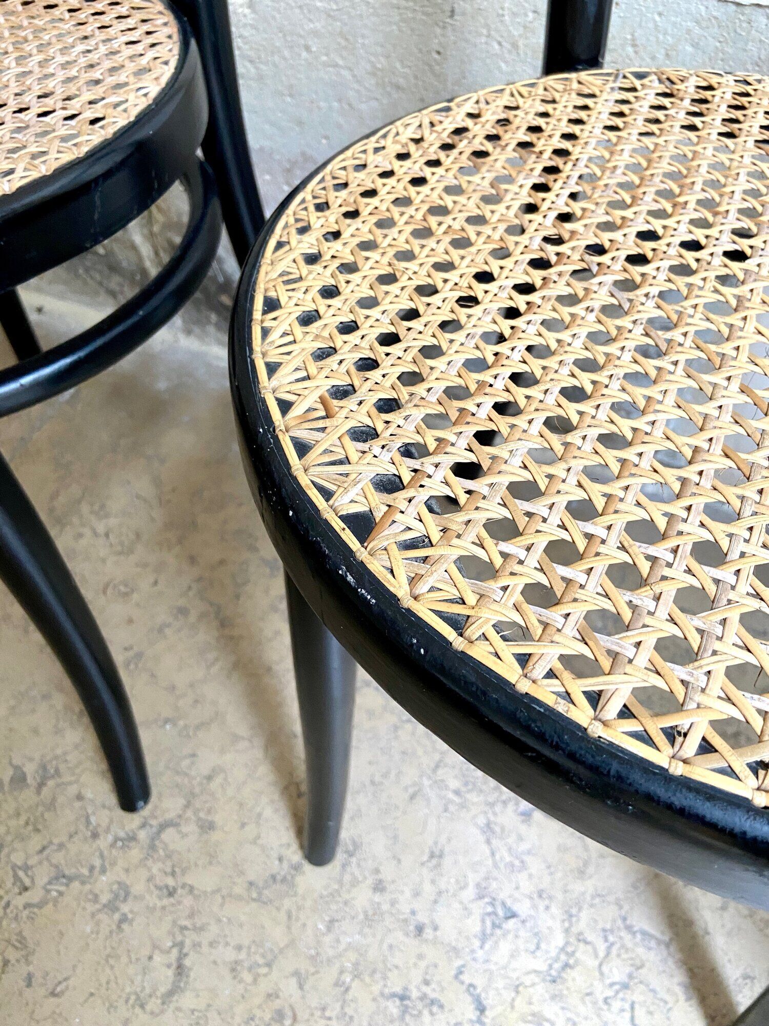 Set of 4 bistro chairs in black arched beech and canning