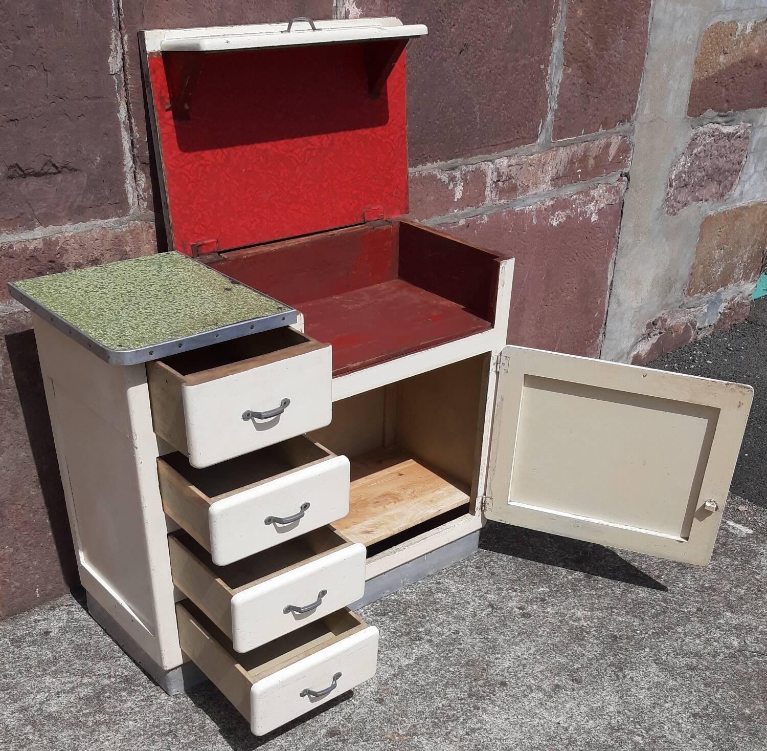 Kitchen buffet (1950s)