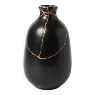 matte black soliflore vase - traditional kintsugi with copper powder - cooper
