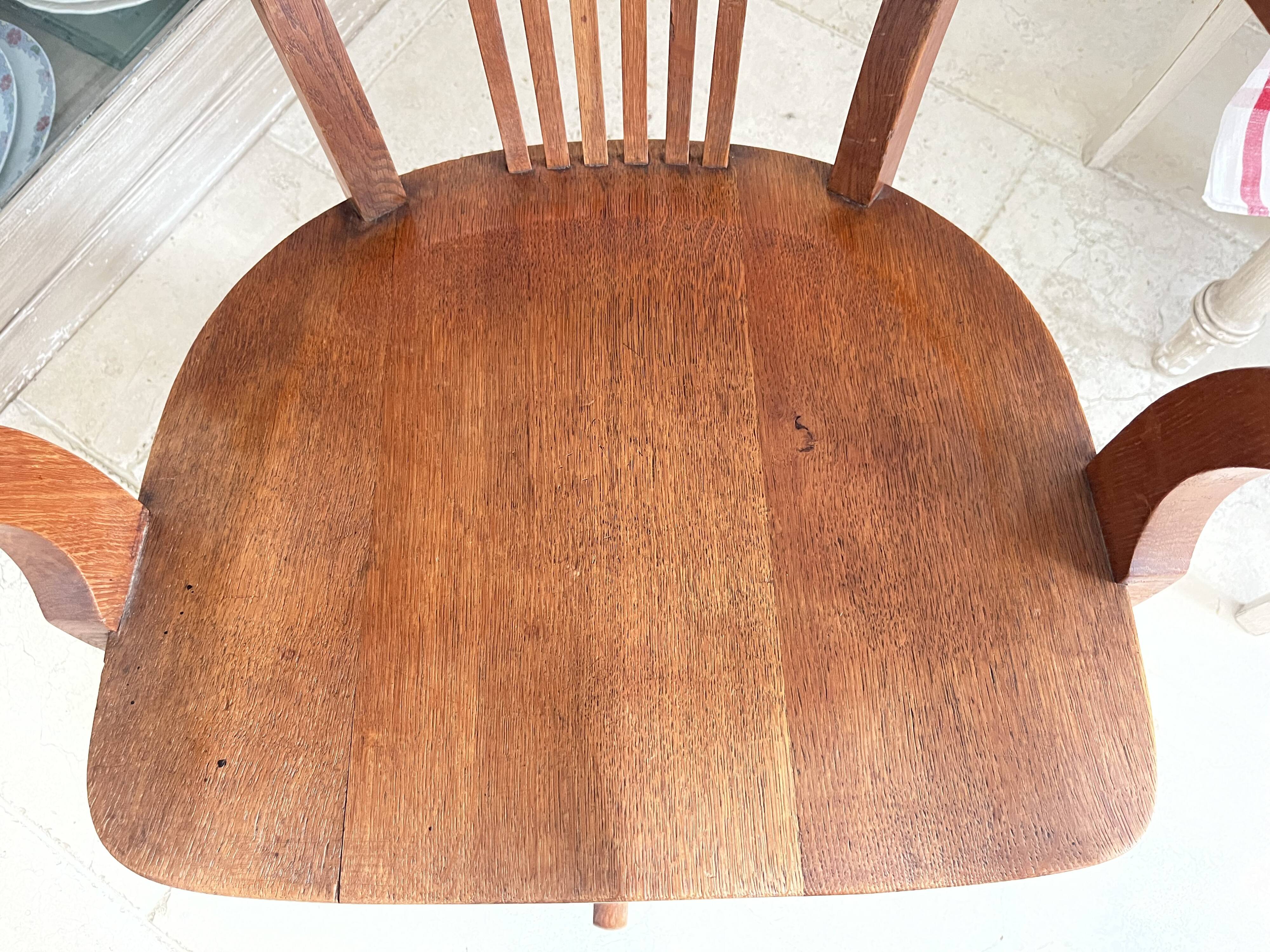 Fauteuil pivotant américain en chêne